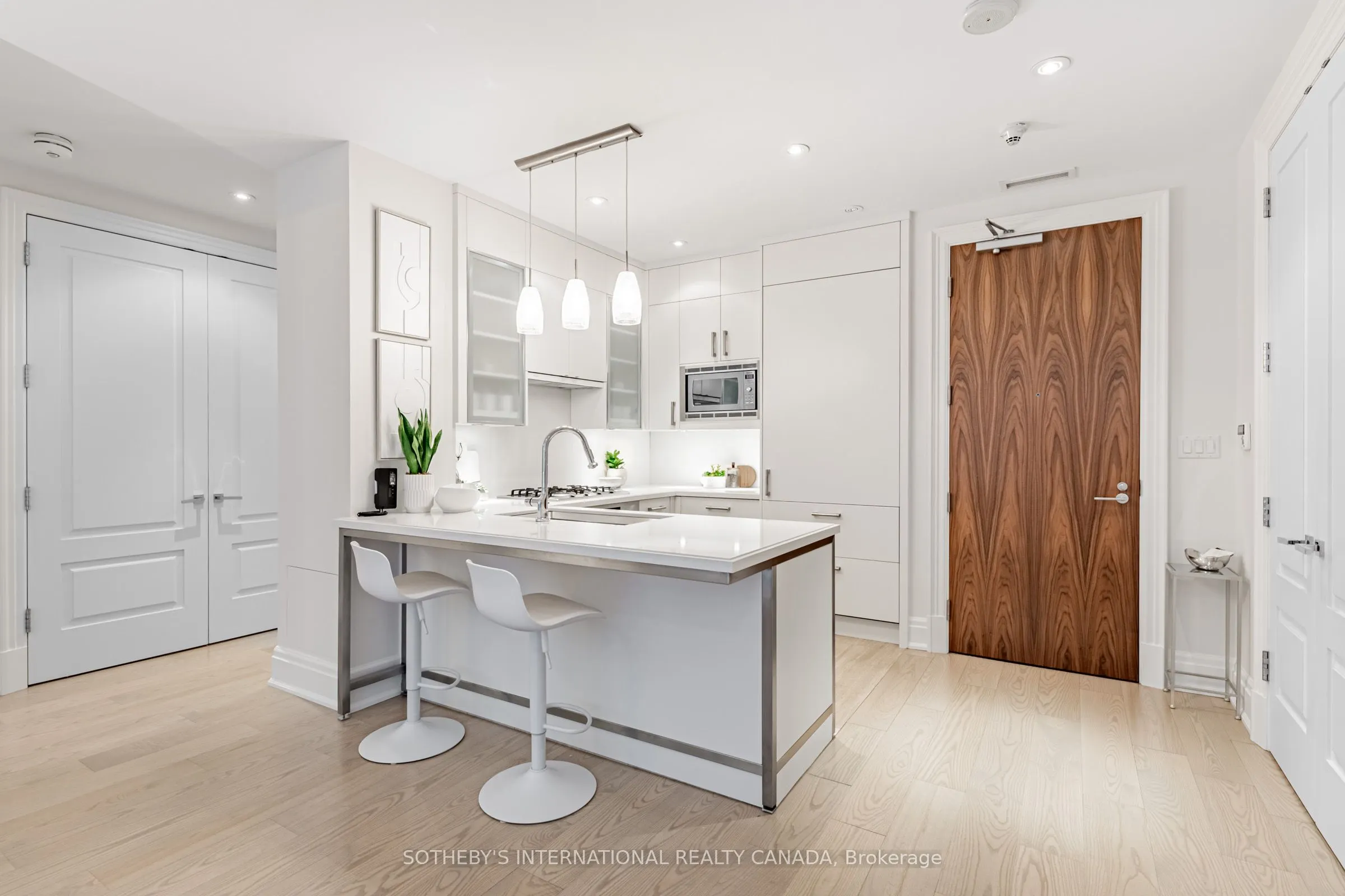 55 Scollard Street, #207