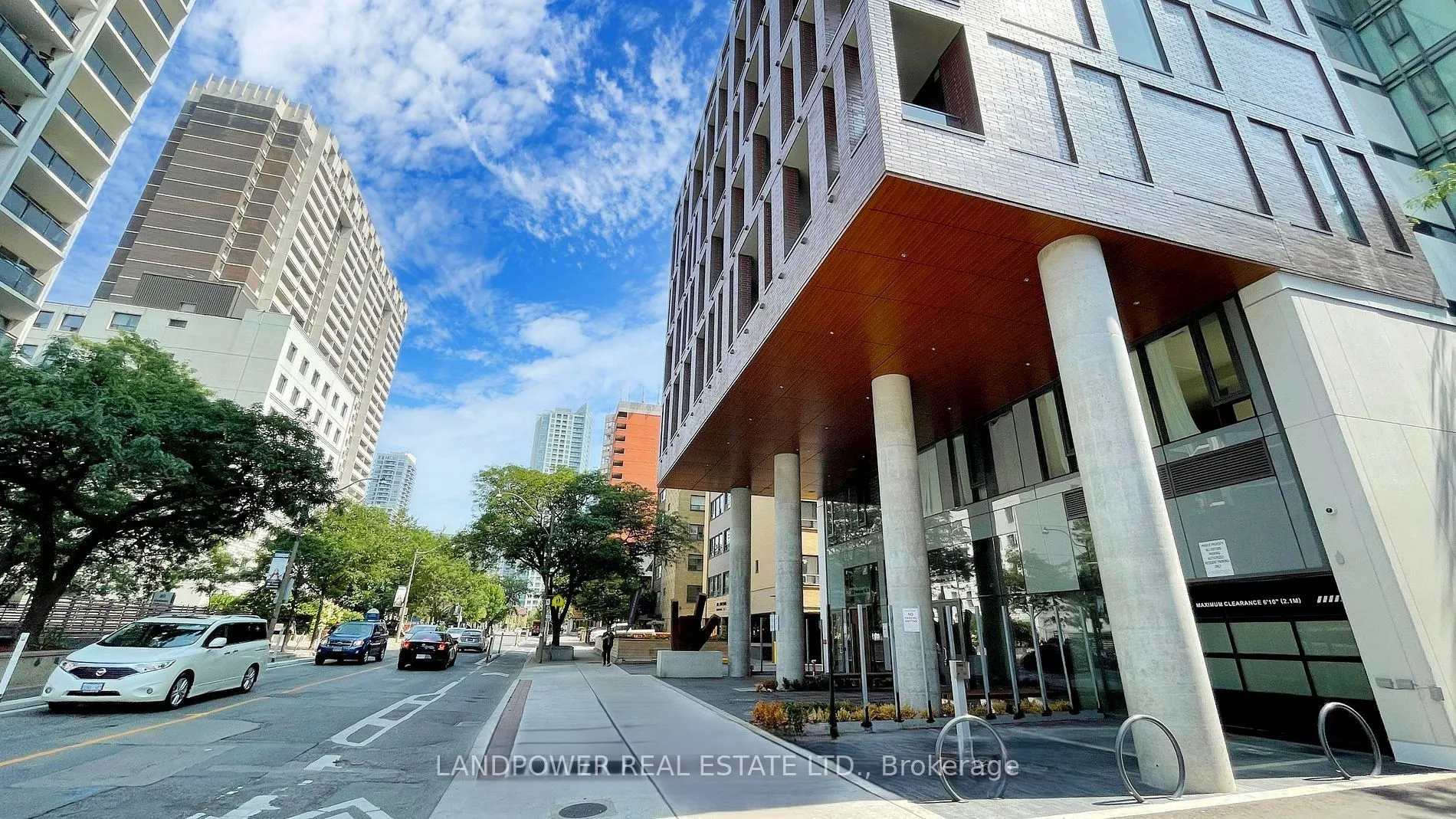 81 Wellesley Street E, #2604