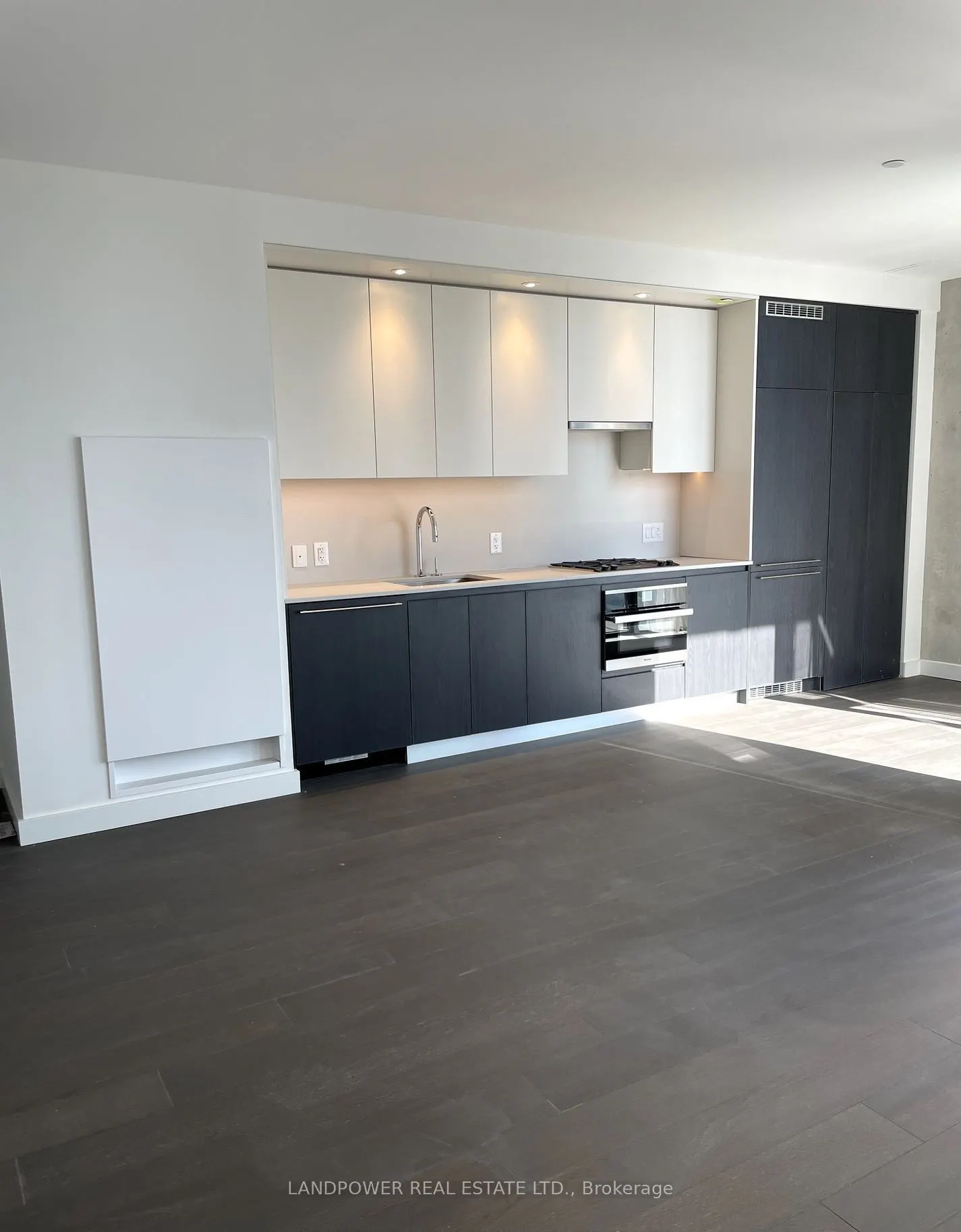 81 Wellesley Street E, #2604