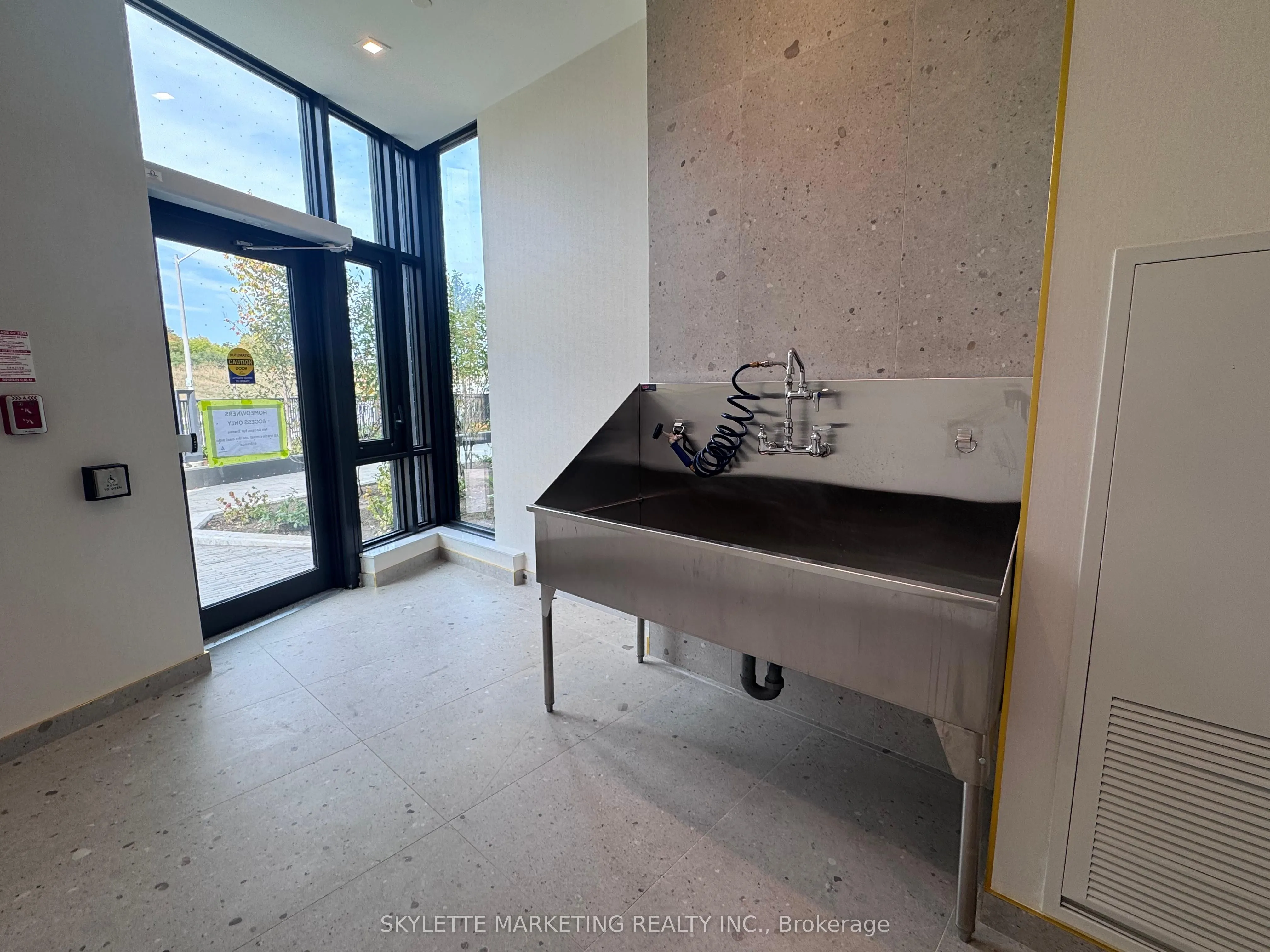 1 Kyle Lowry Road, #118