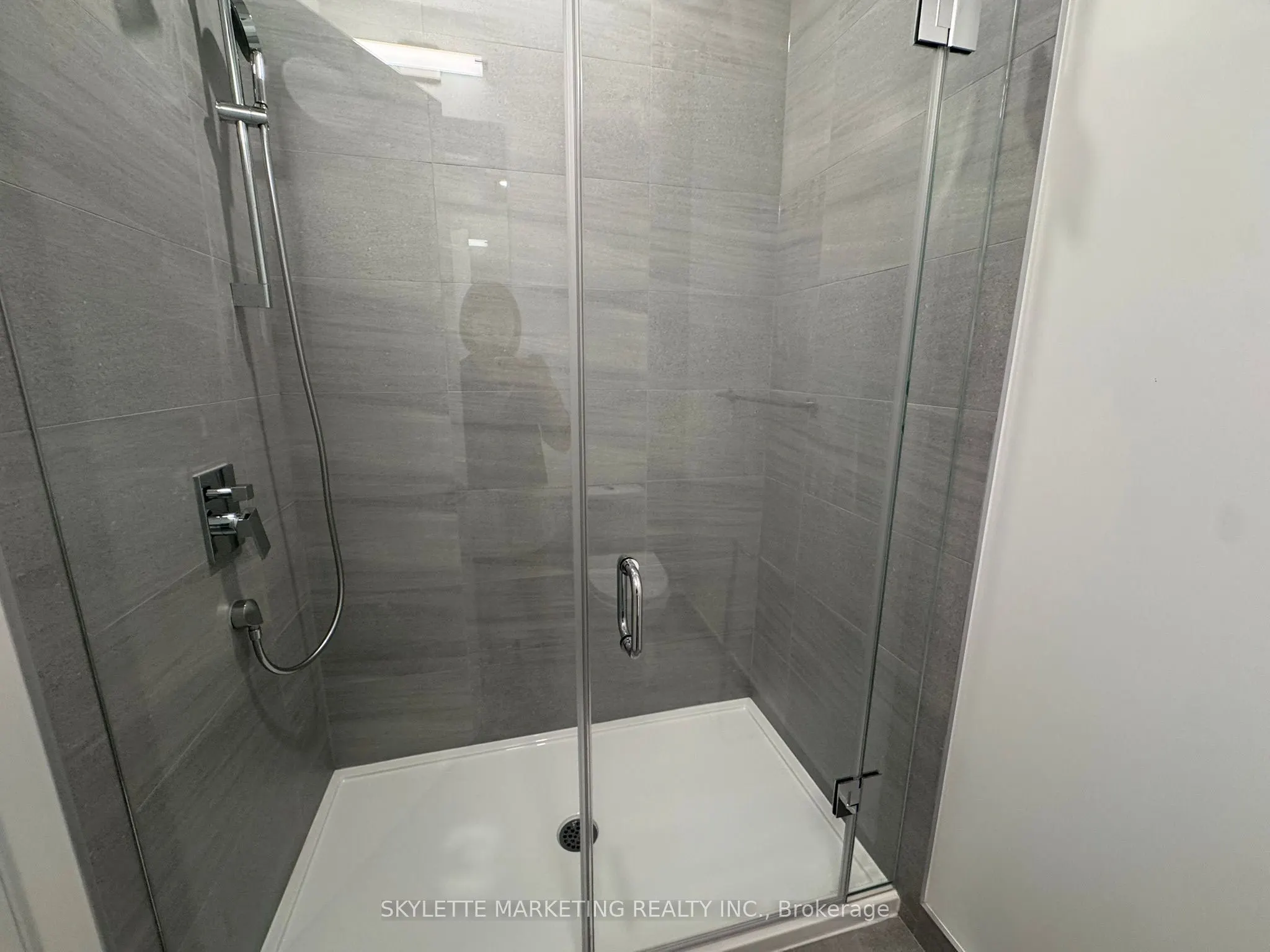 1 Kyle Lowry Road, #118