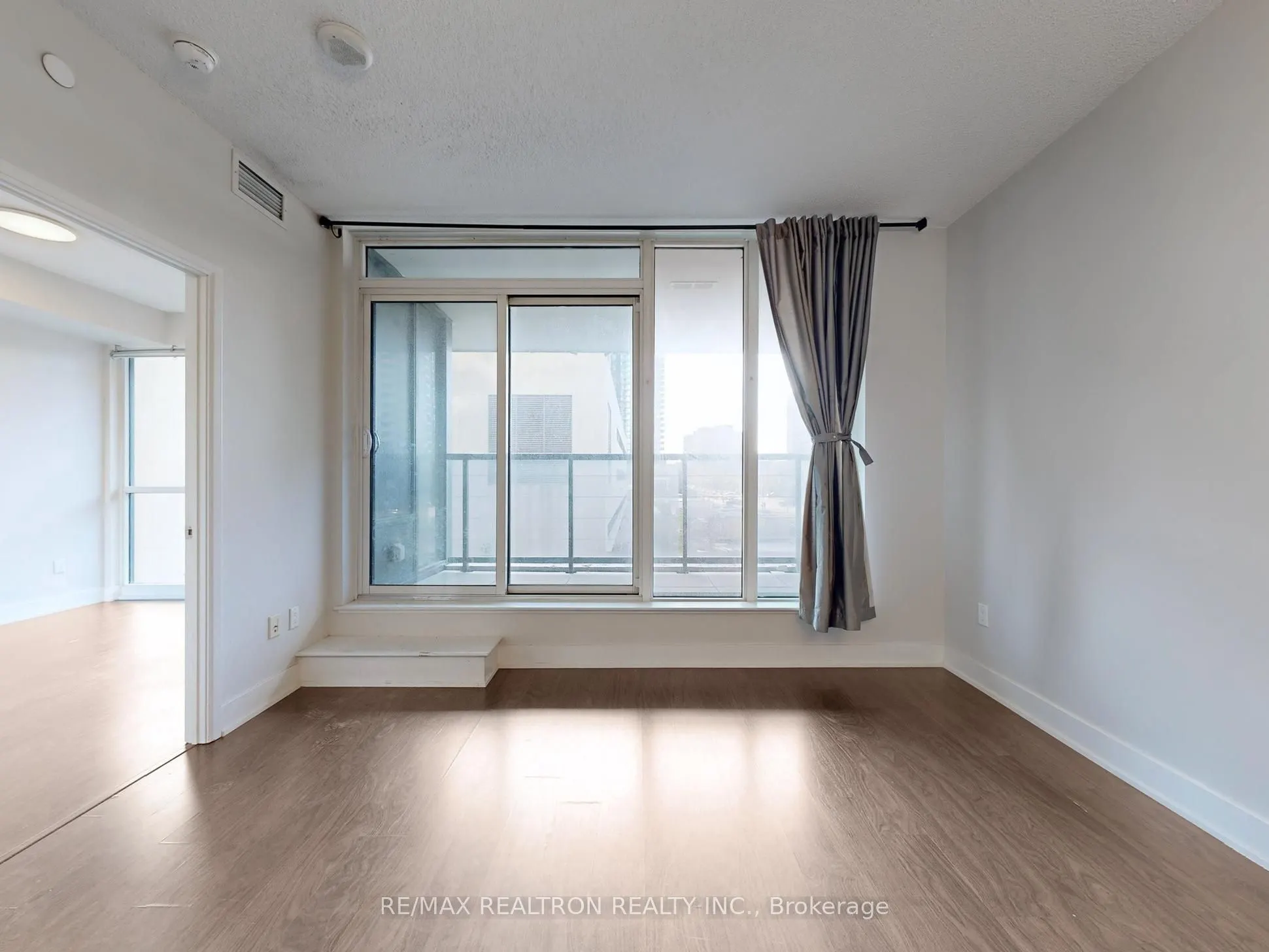 88 Sheppard Avenue E, #307