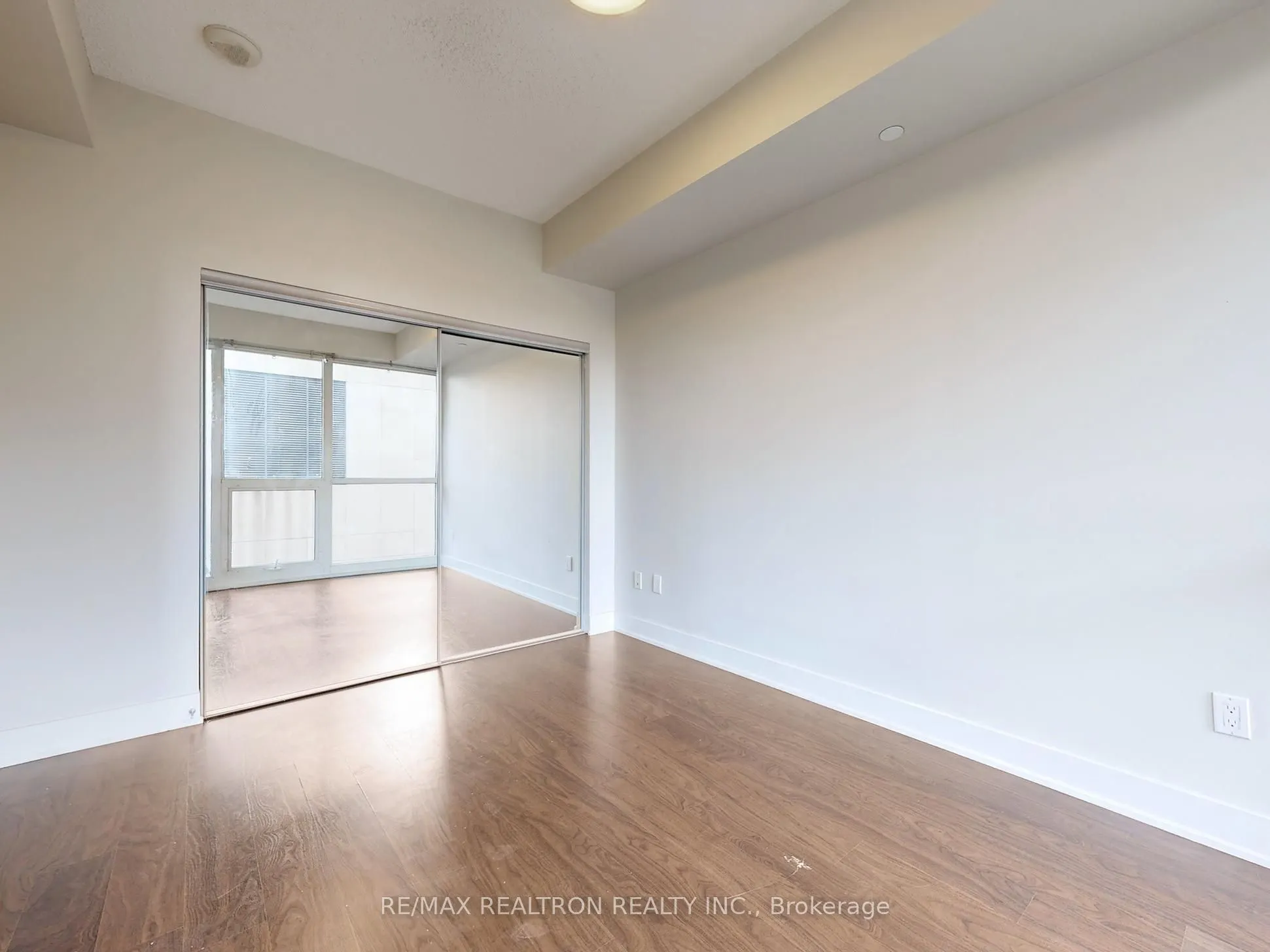 88 Sheppard Avenue E, #307