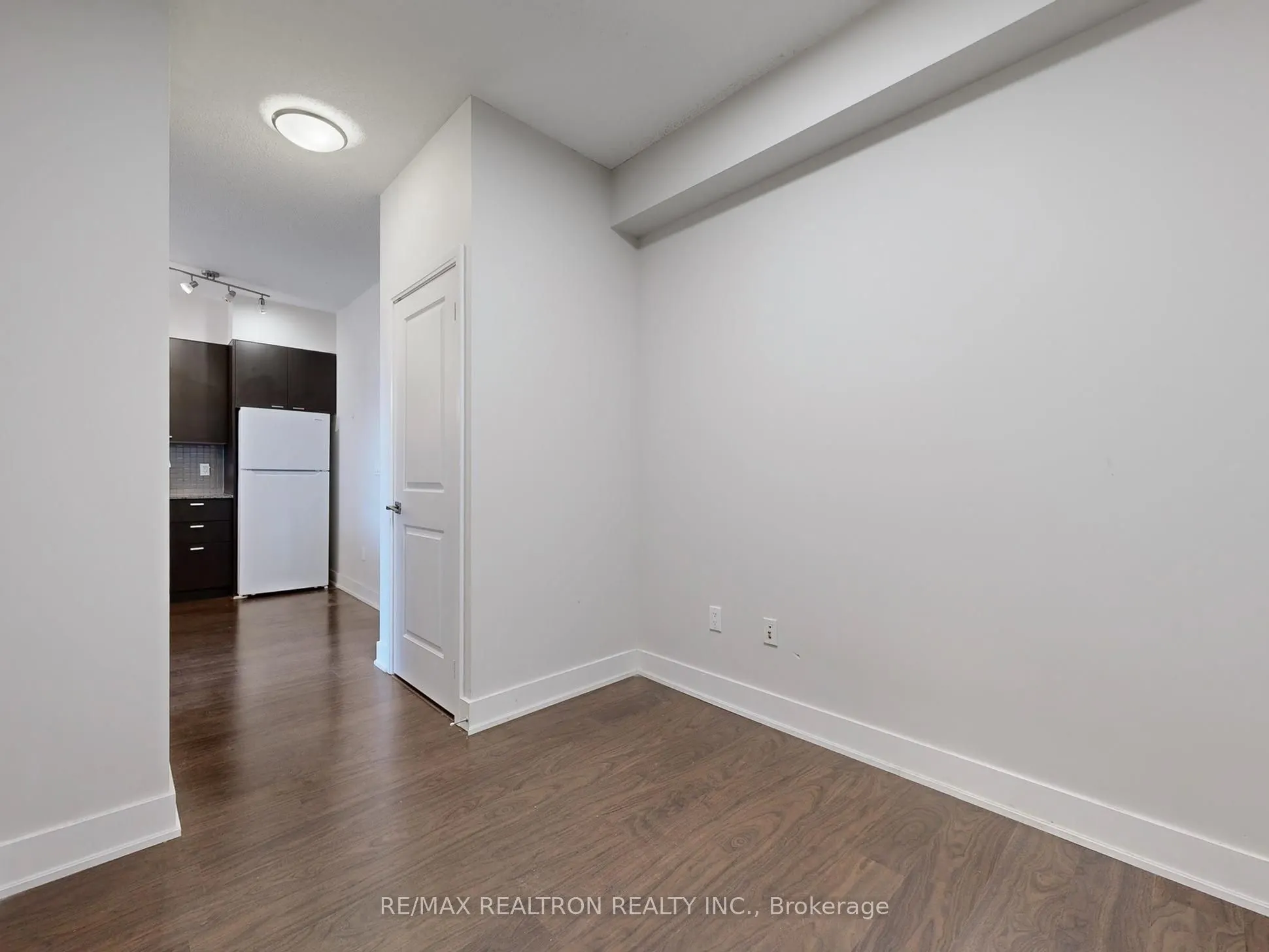 88 Sheppard Avenue E, #307