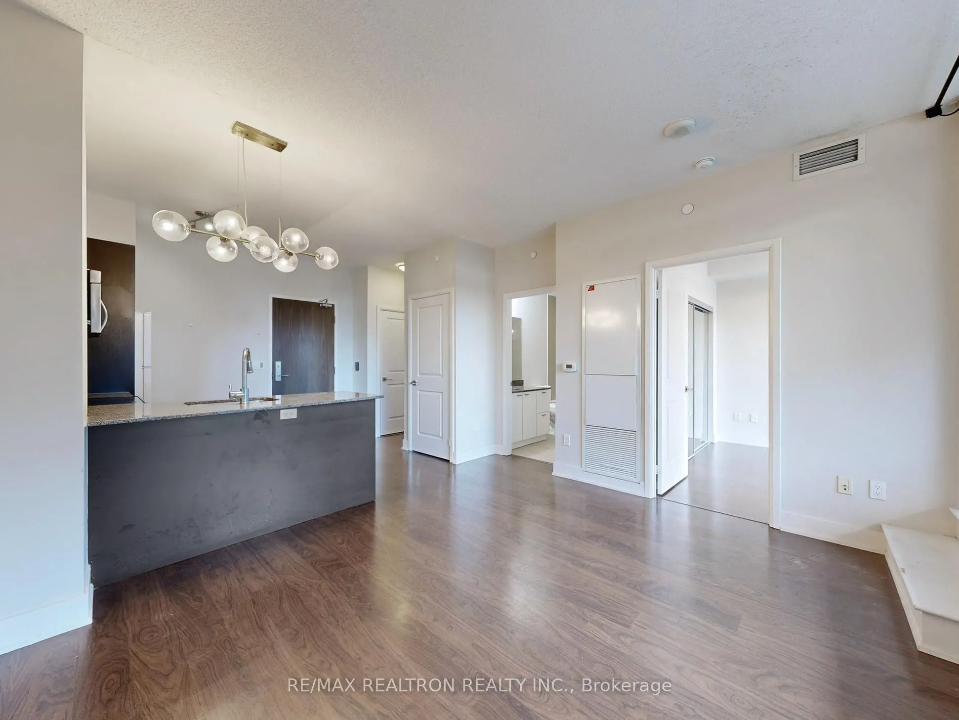 88 Sheppard Avenue E, #307