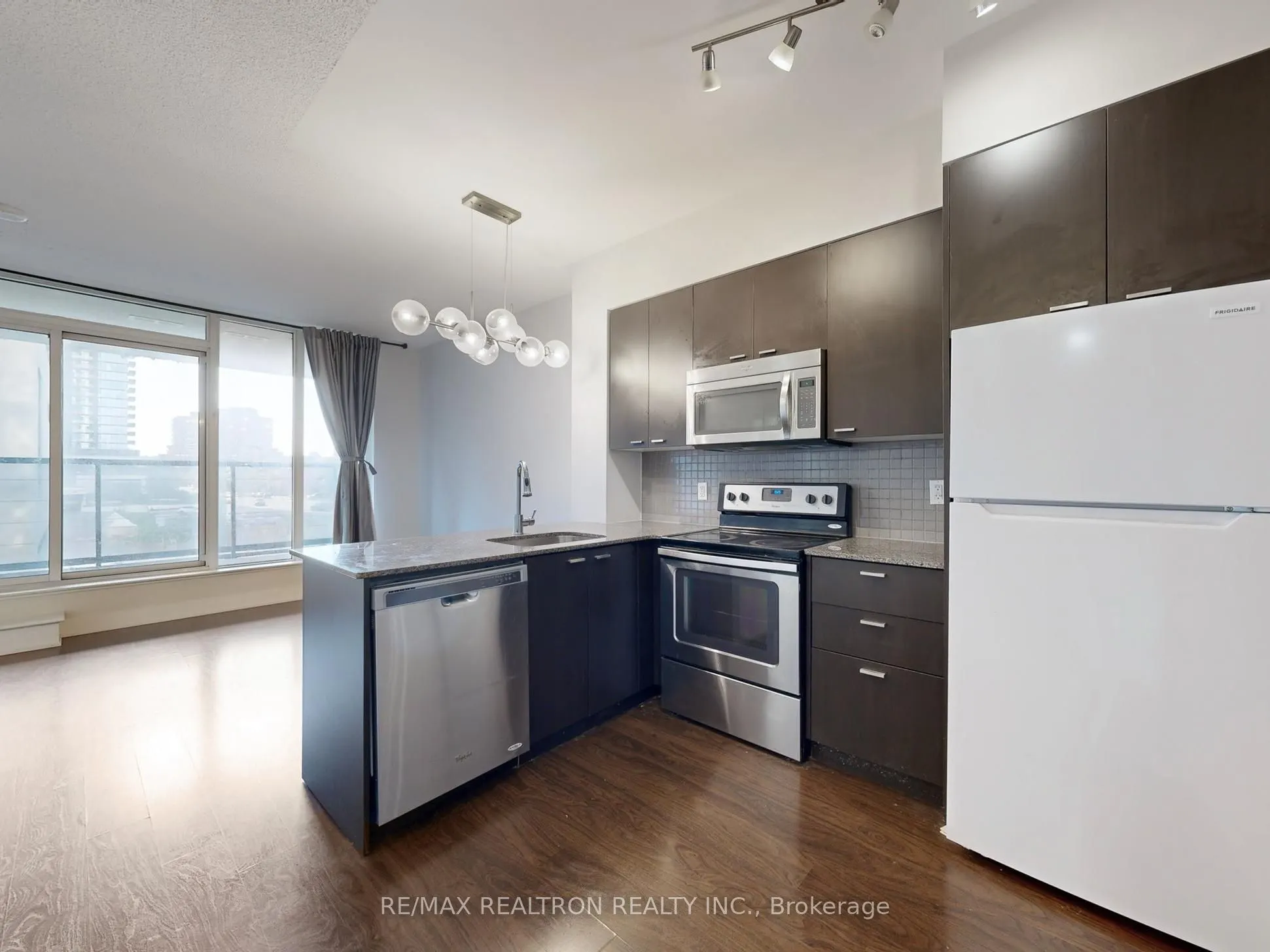 88 Sheppard Avenue E, #307