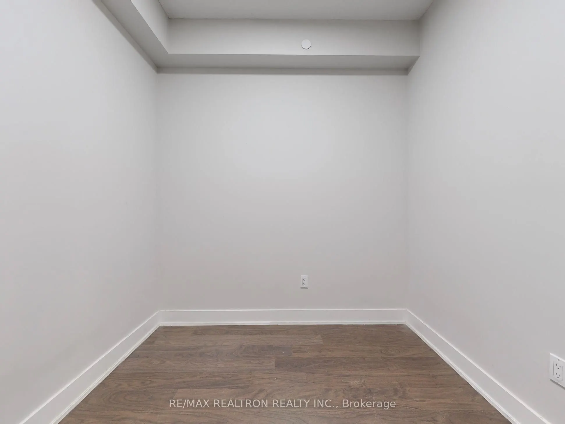 88 Sheppard Avenue E, #307