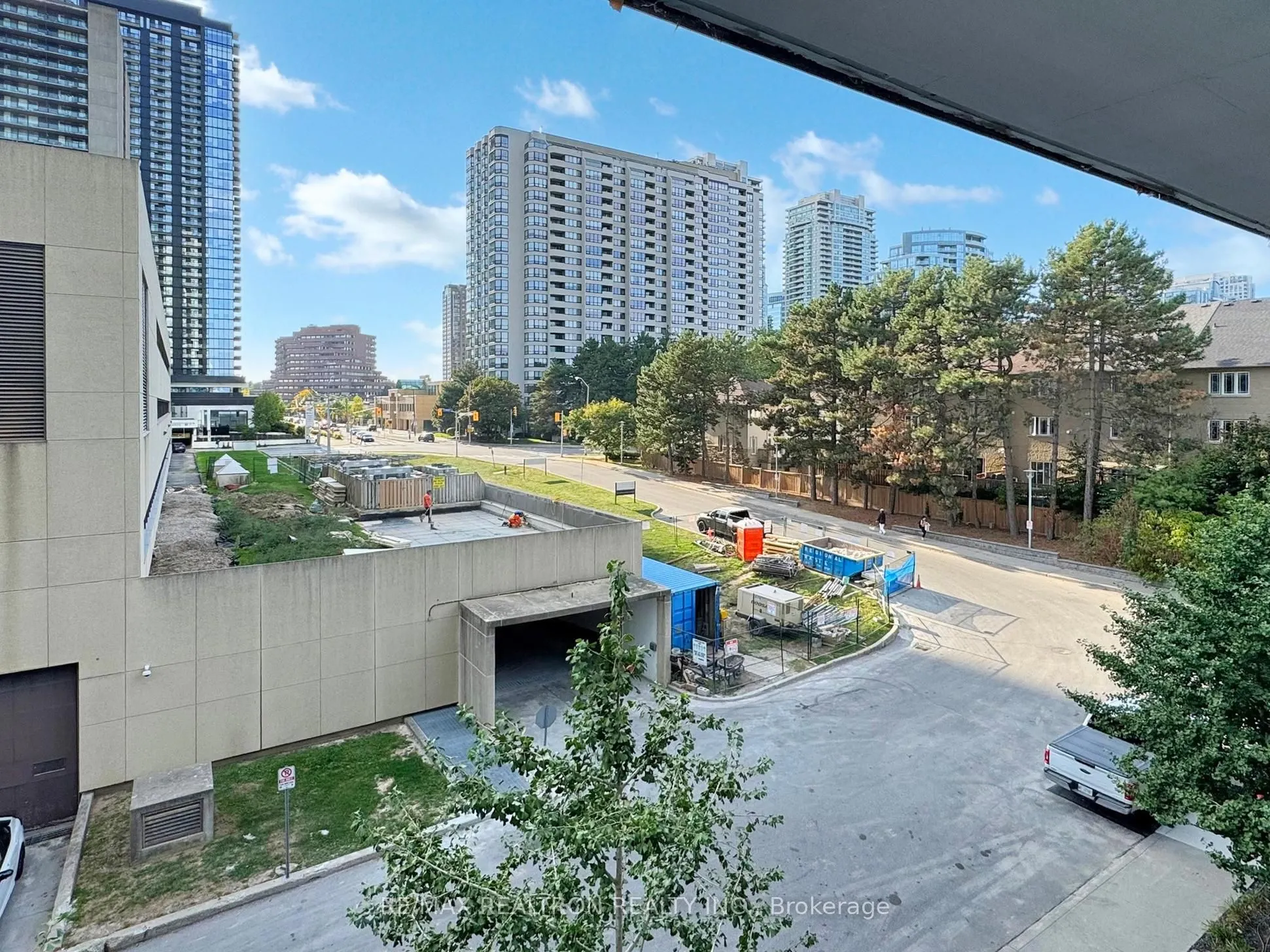88 Sheppard Avenue E, #307