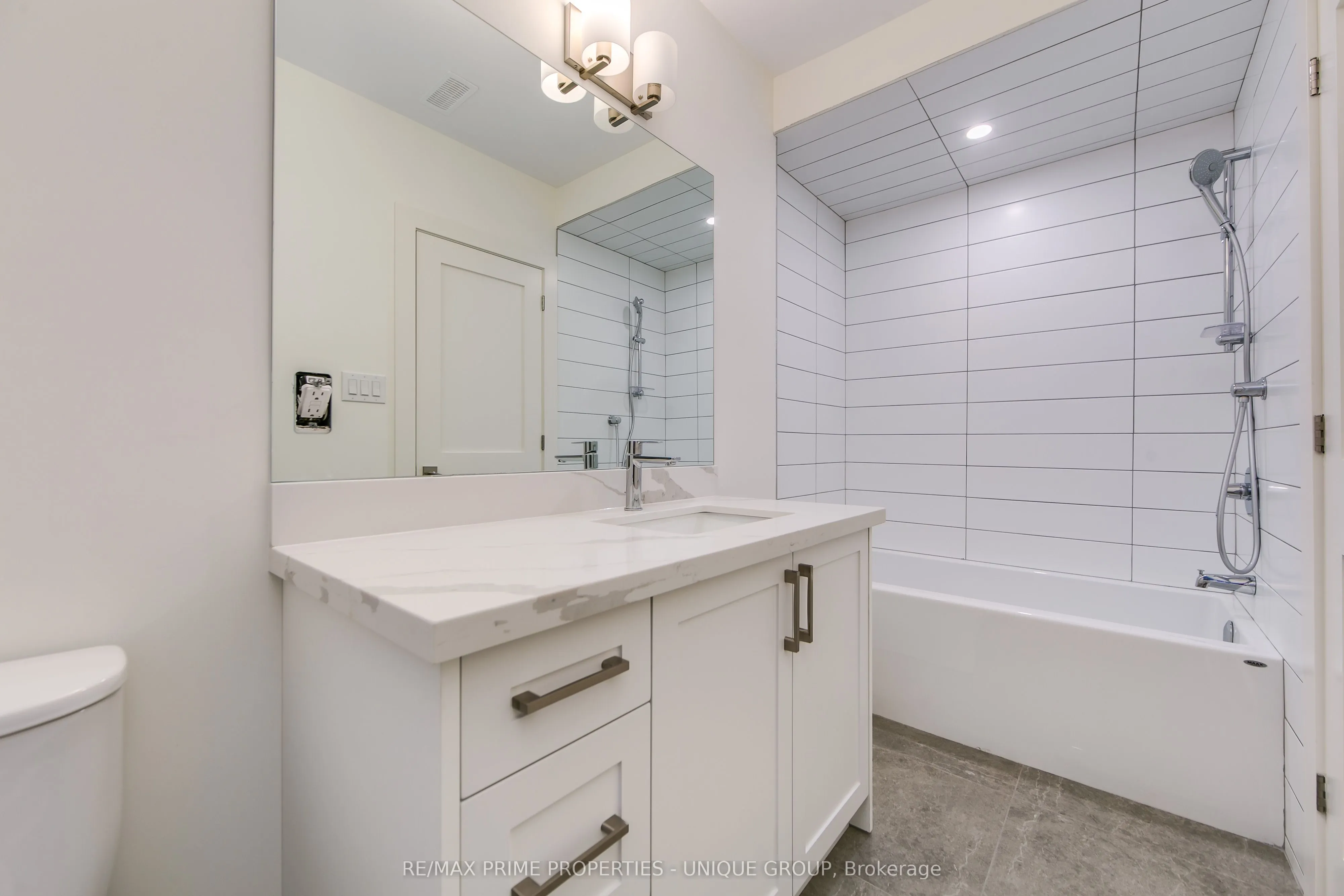 471 Oriole Parkway