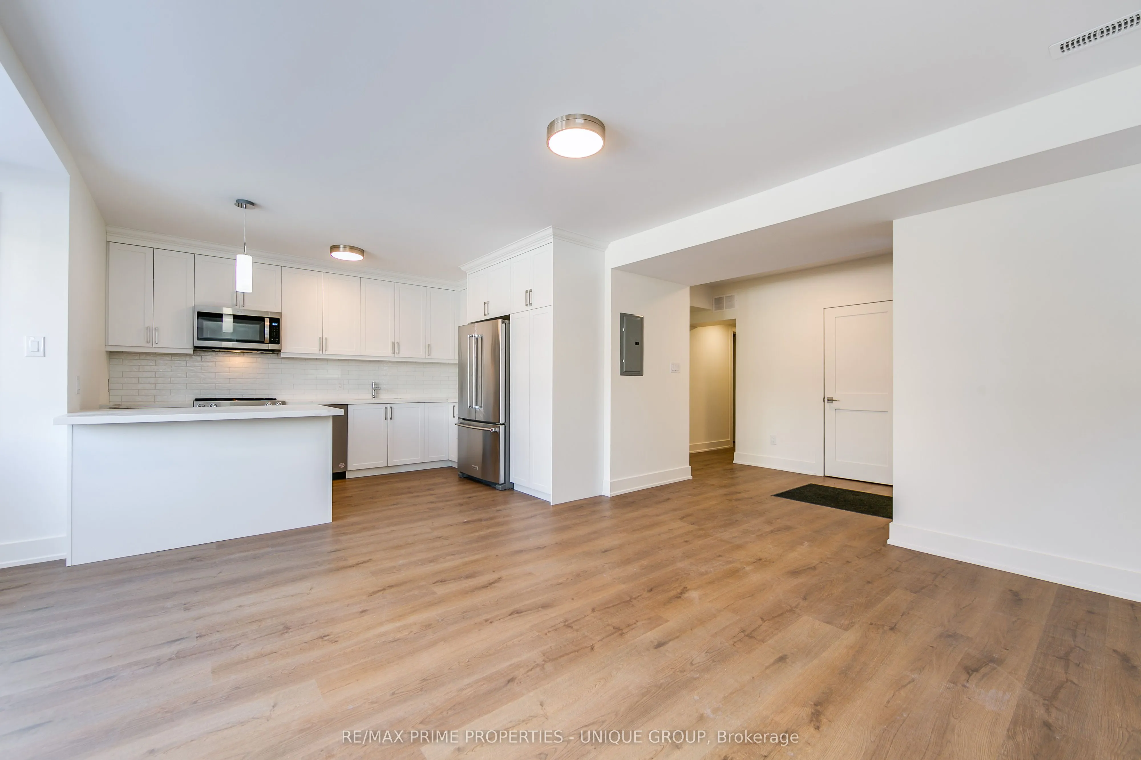 471 Oriole Parkway