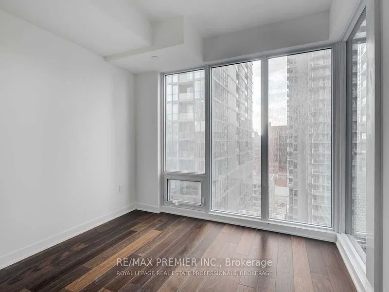 115 Blue Jays Way, #1607