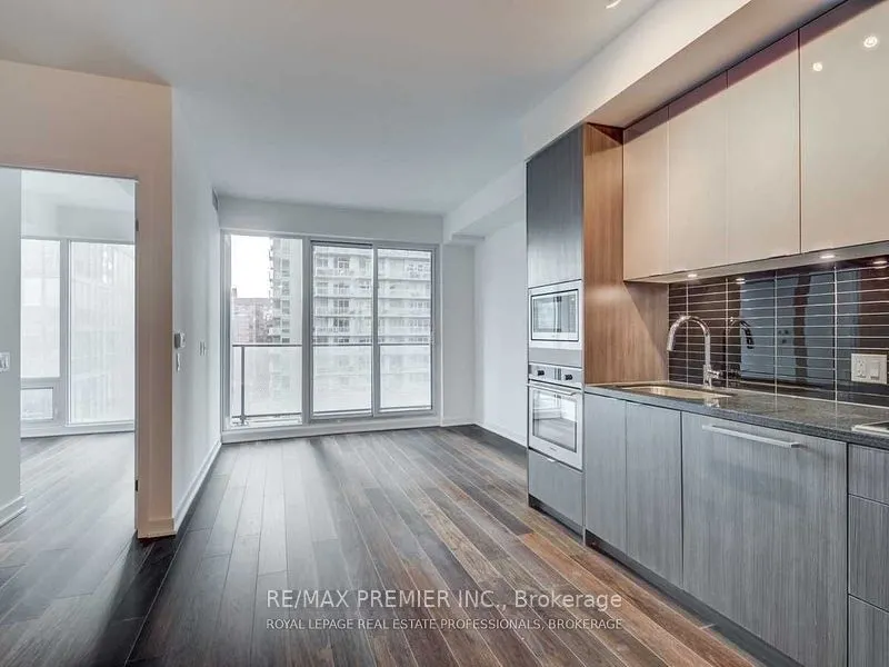 115 Blue Jays Way, #1607