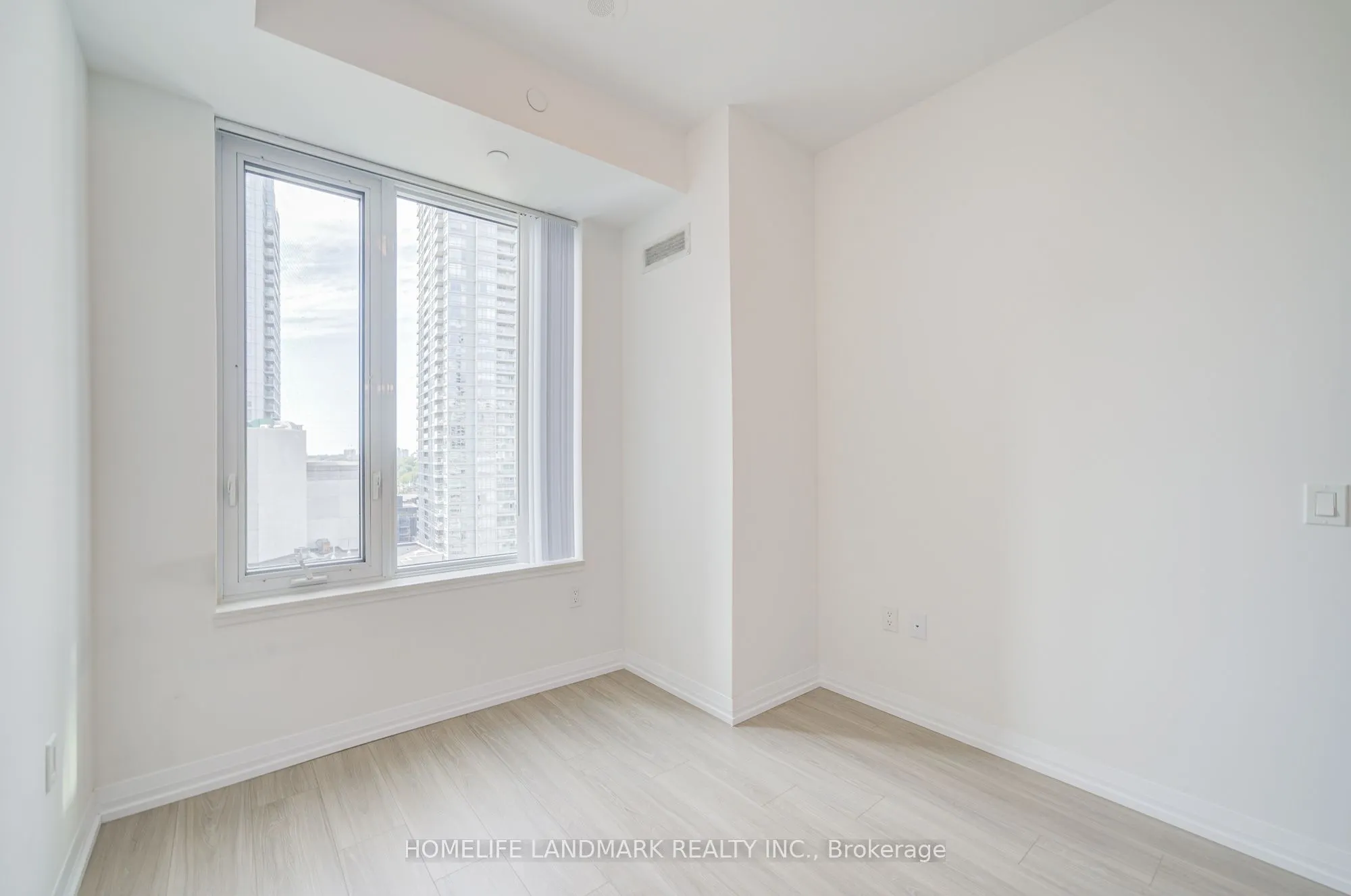 25 Holly Street, #1902