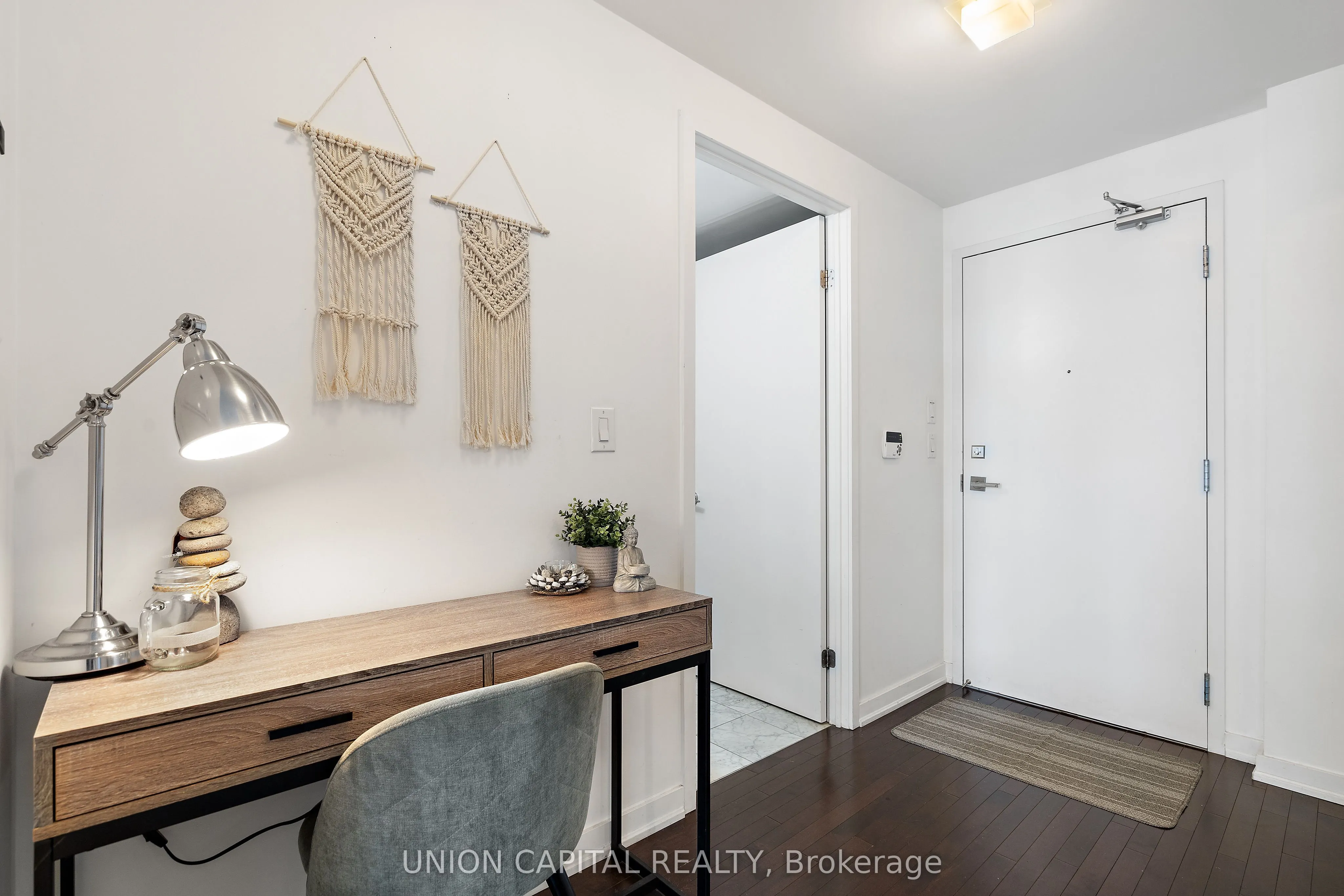 12 York Street, #501