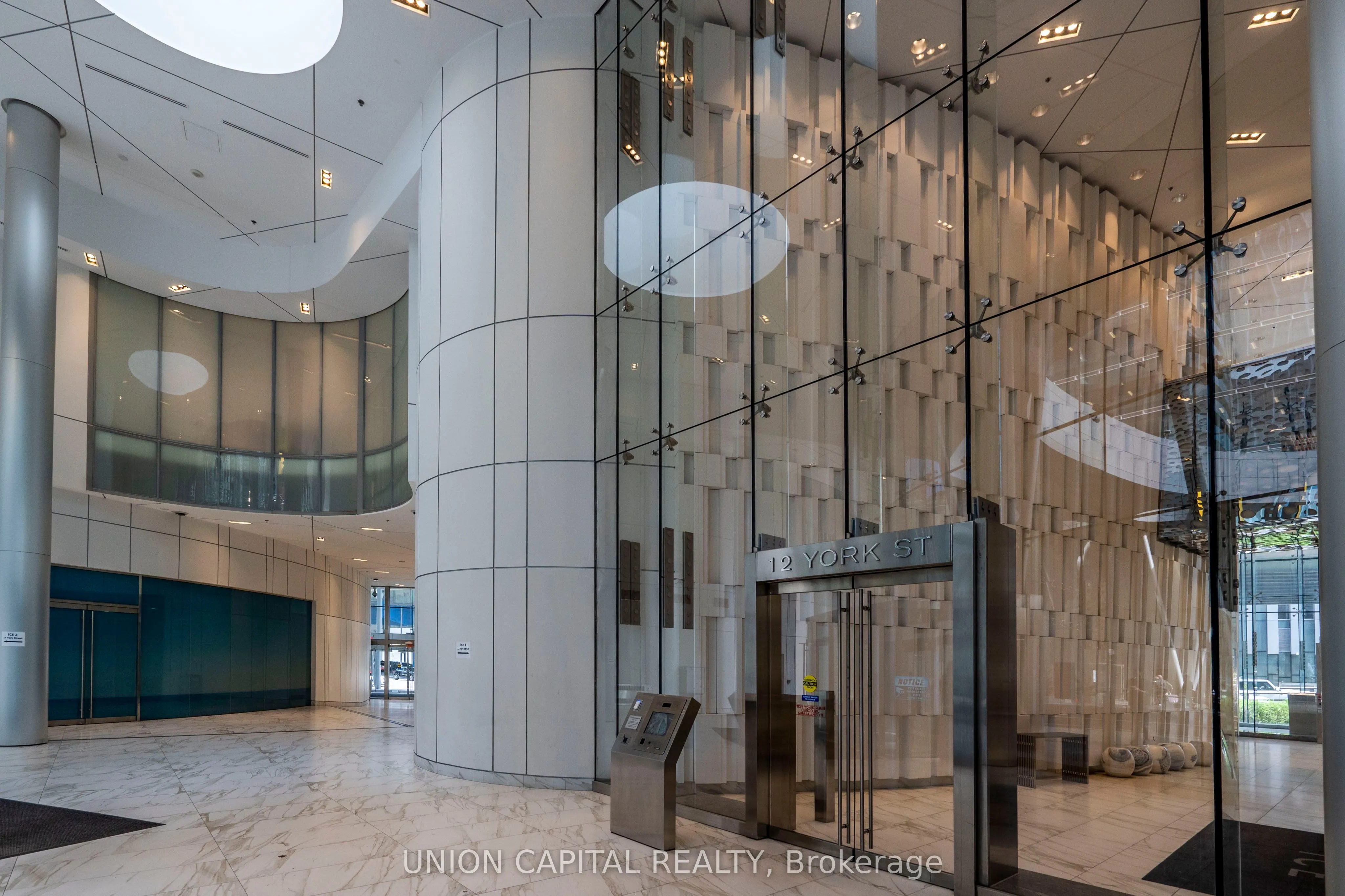 12 York Street, #501