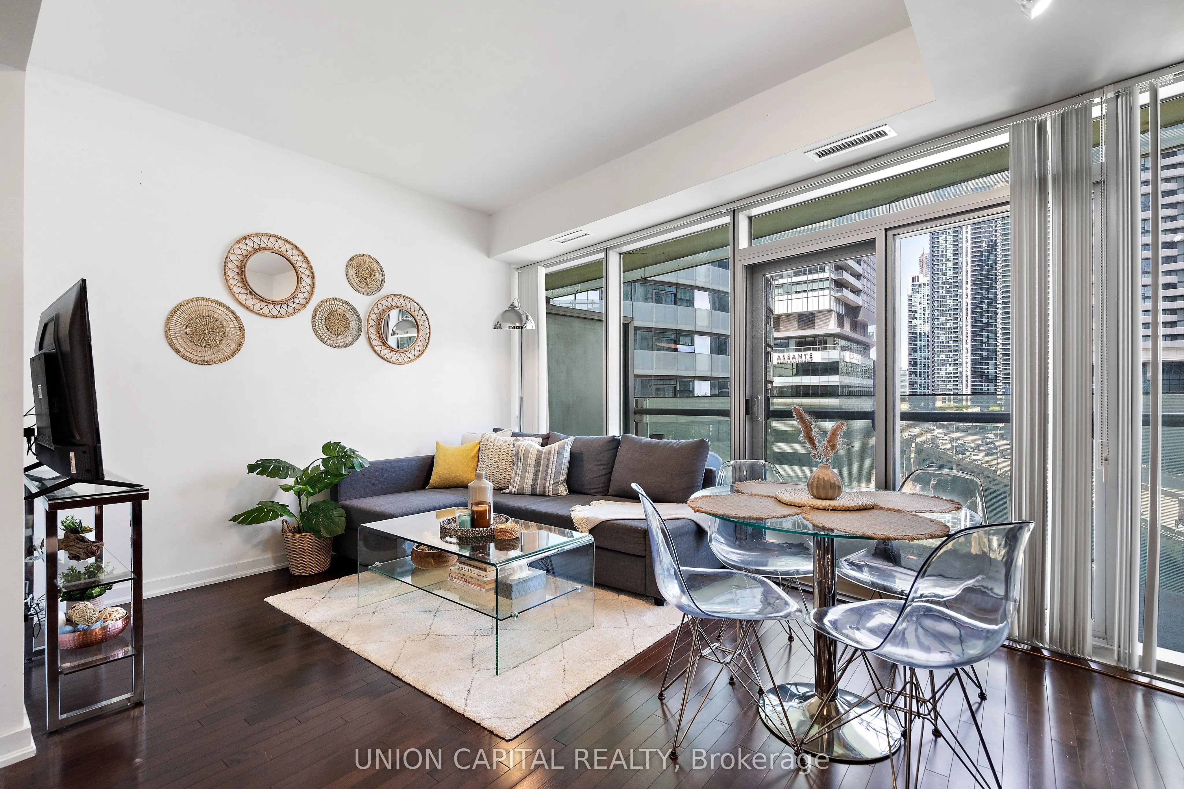 12 York Street, #501