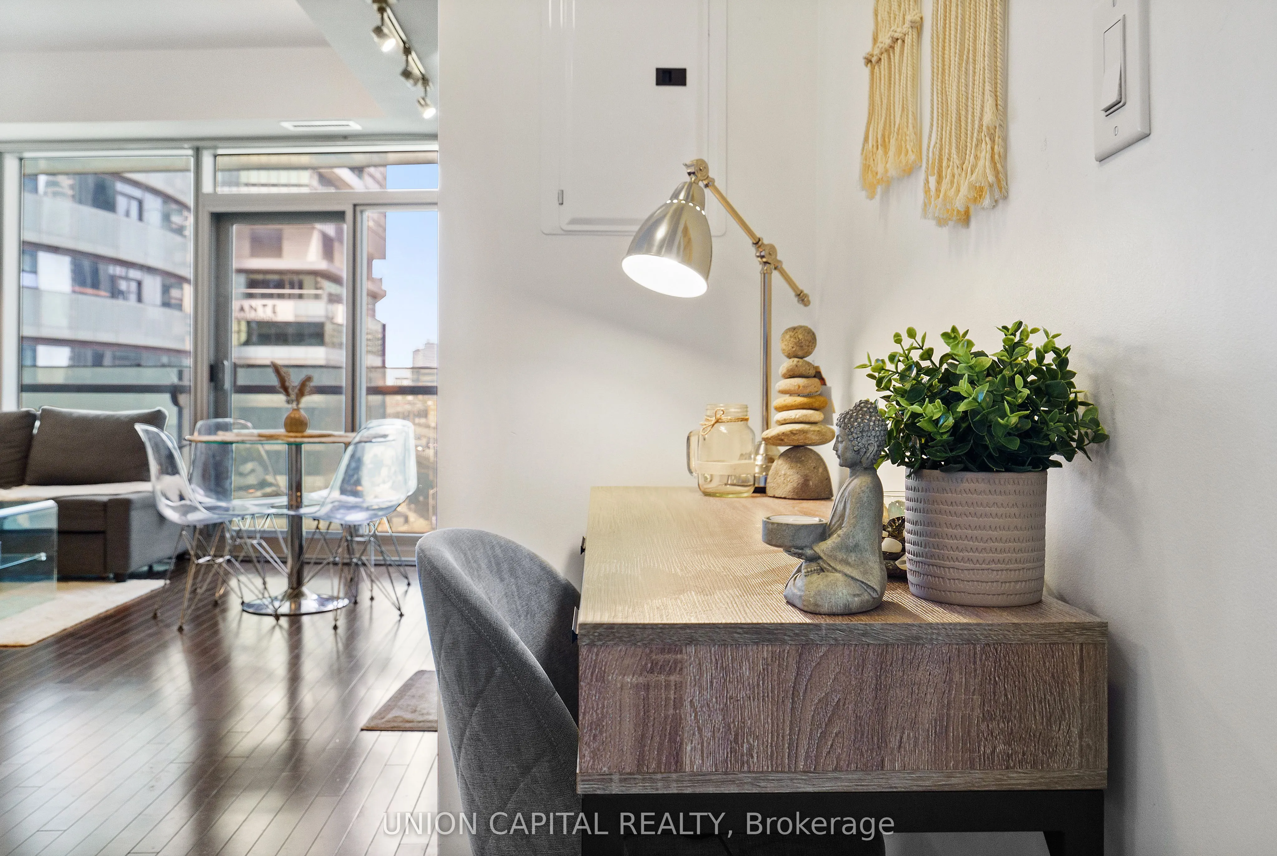12 York Street, #501
