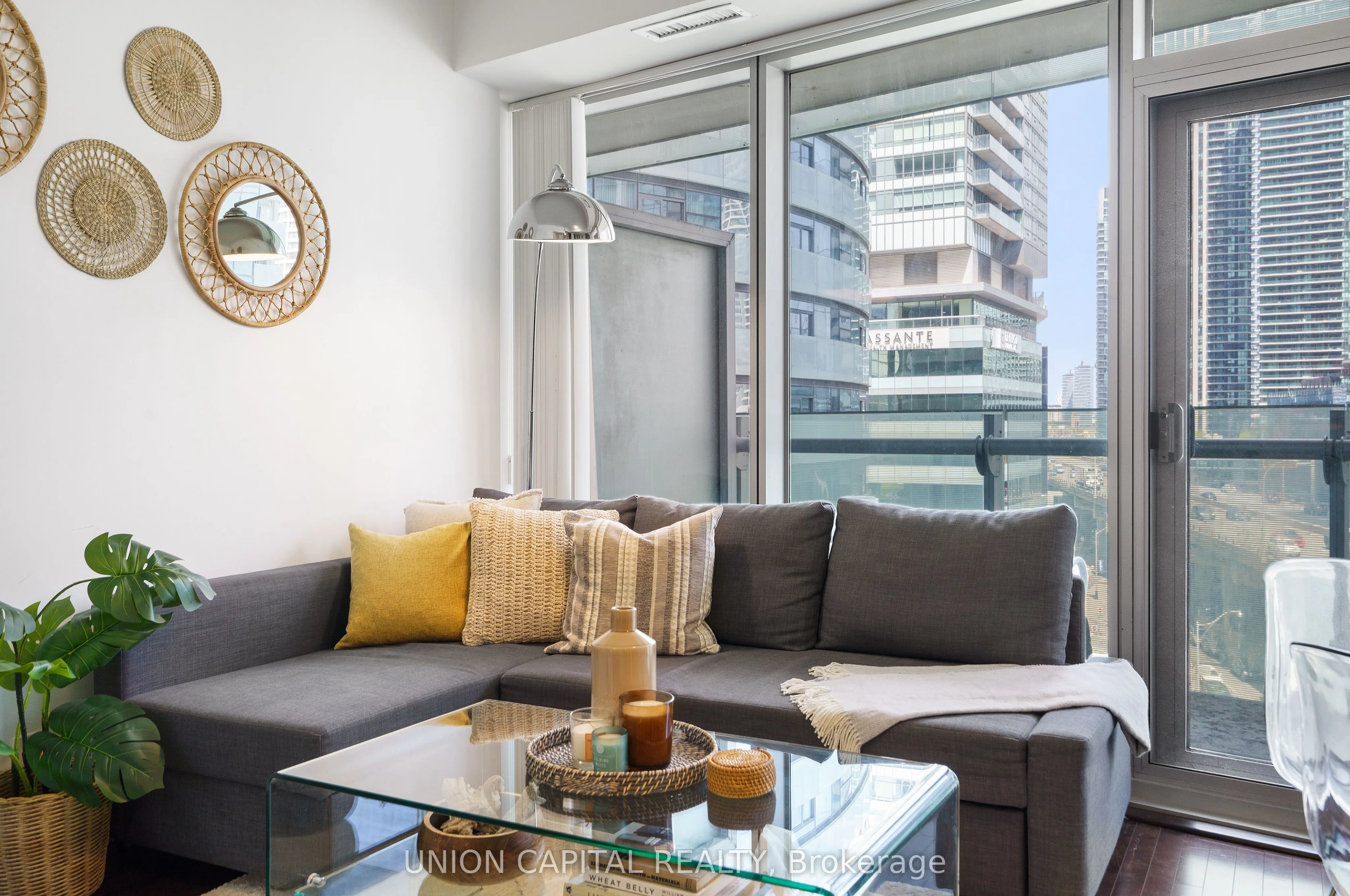 12 York Street, #501