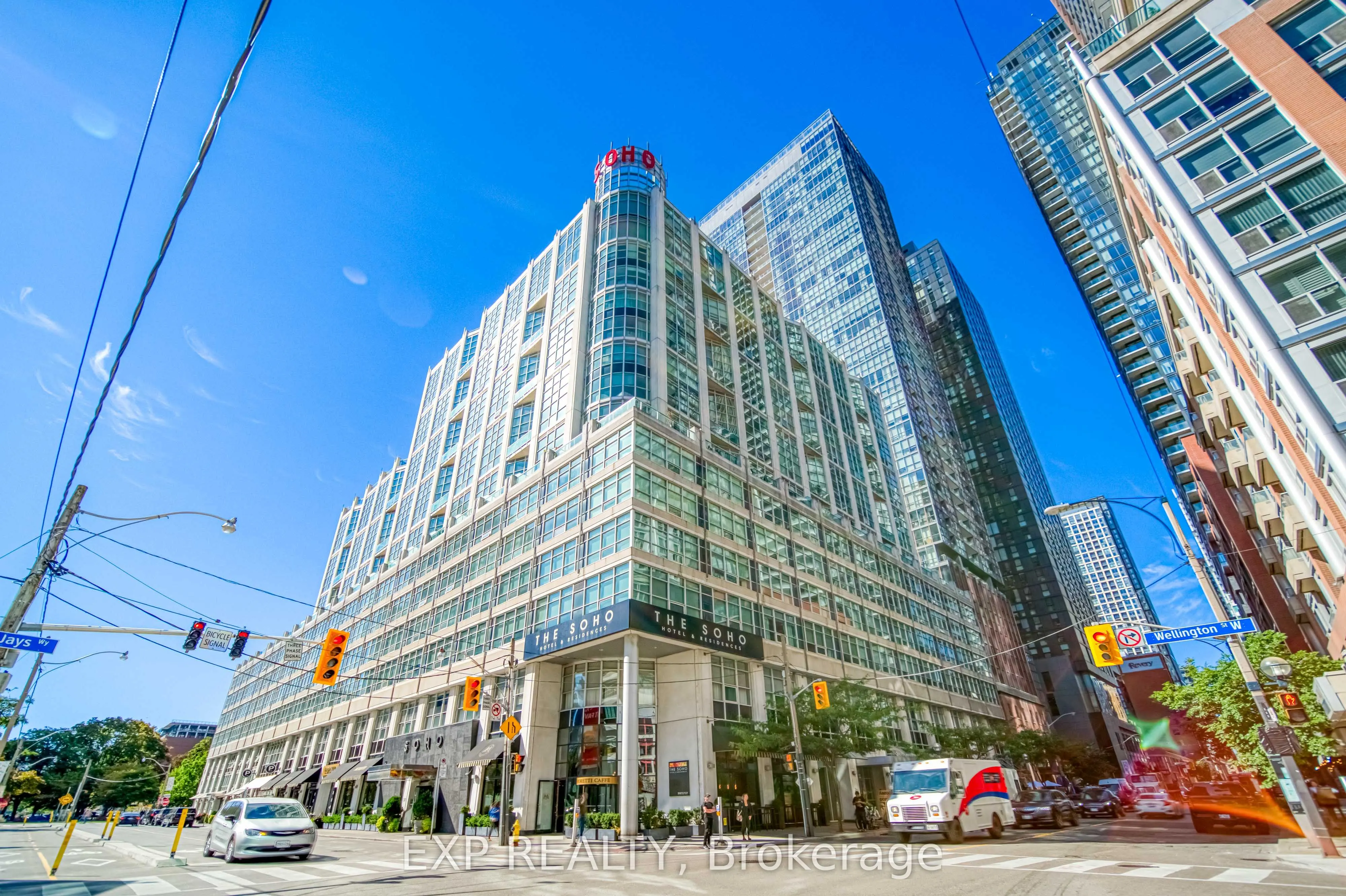 350 Wellington Street W, #M10