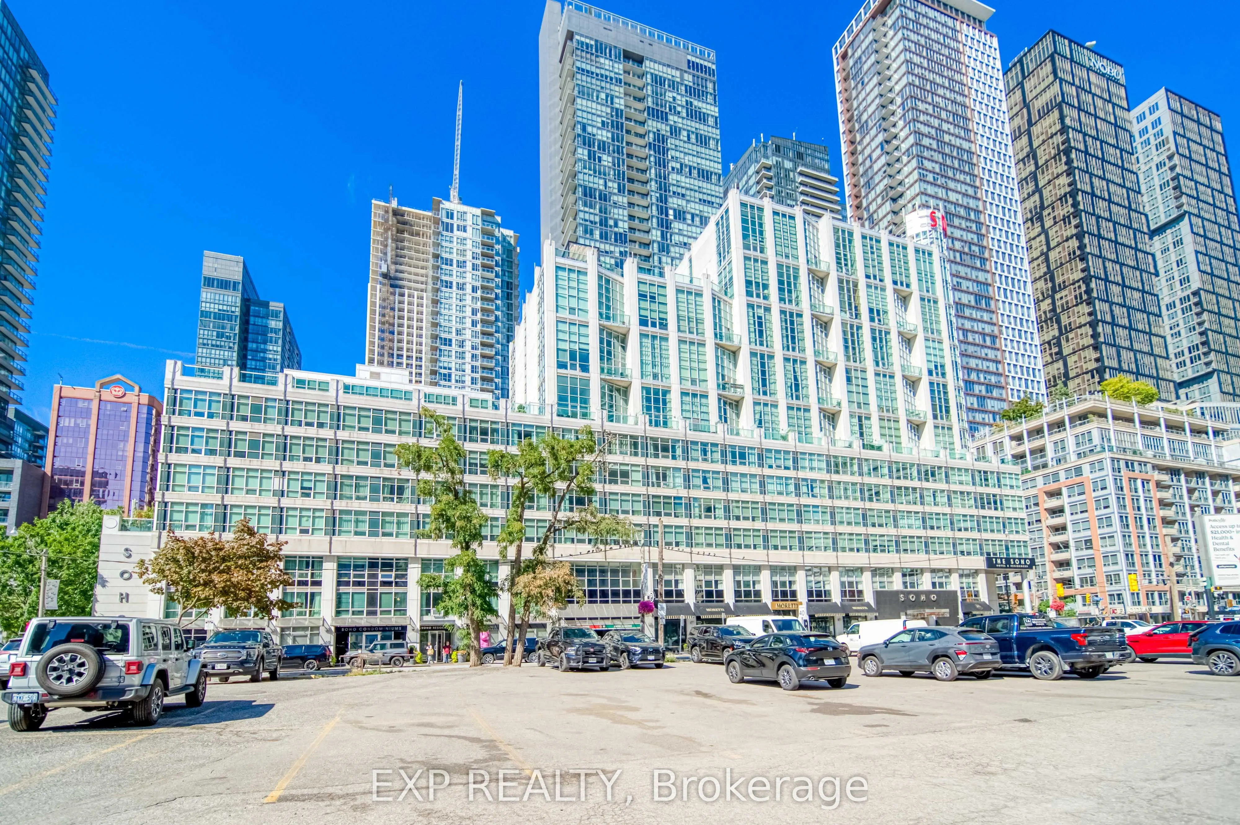 350 Wellington Street W, #M10