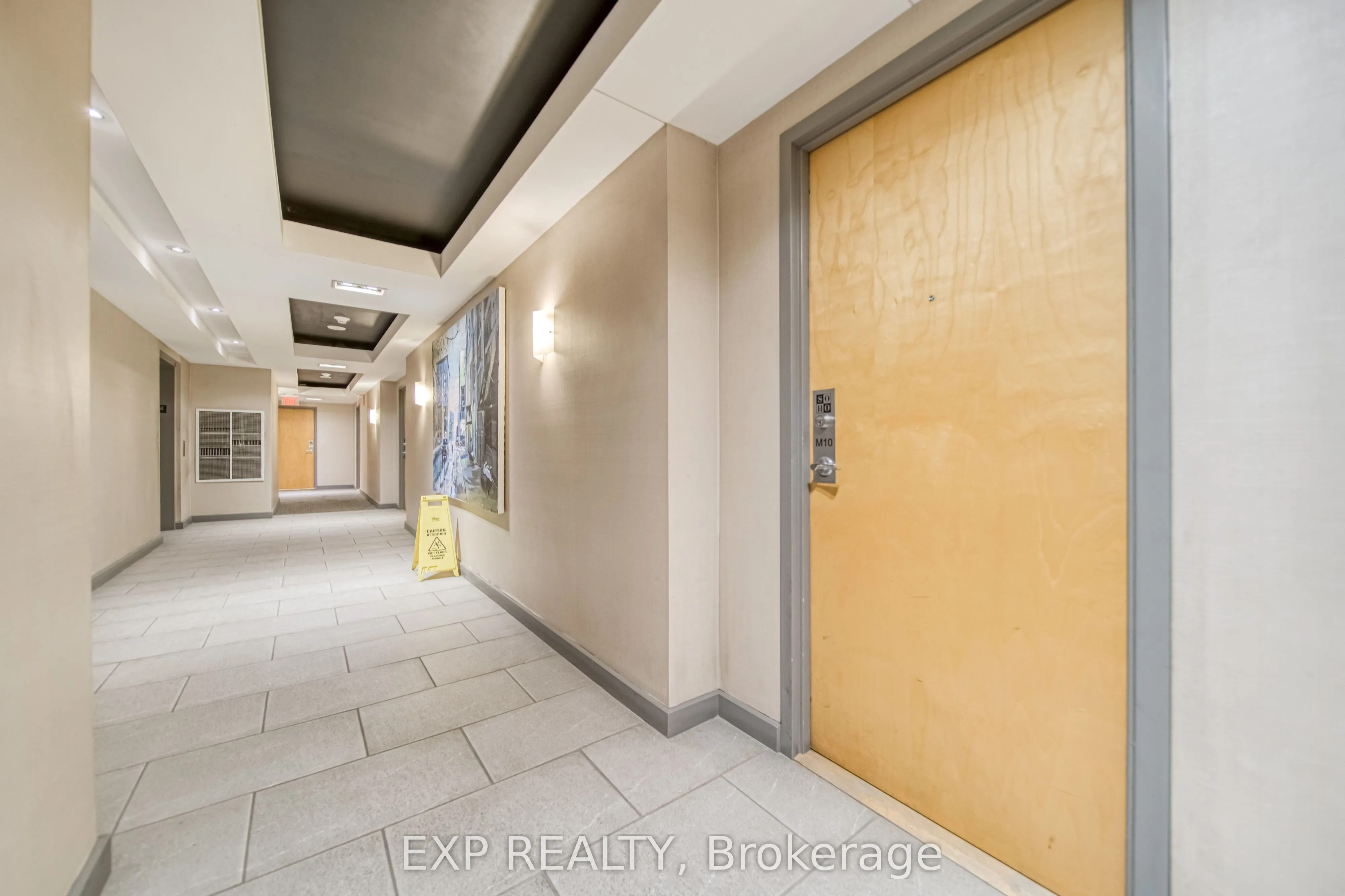 350 Wellington Street W, #M10