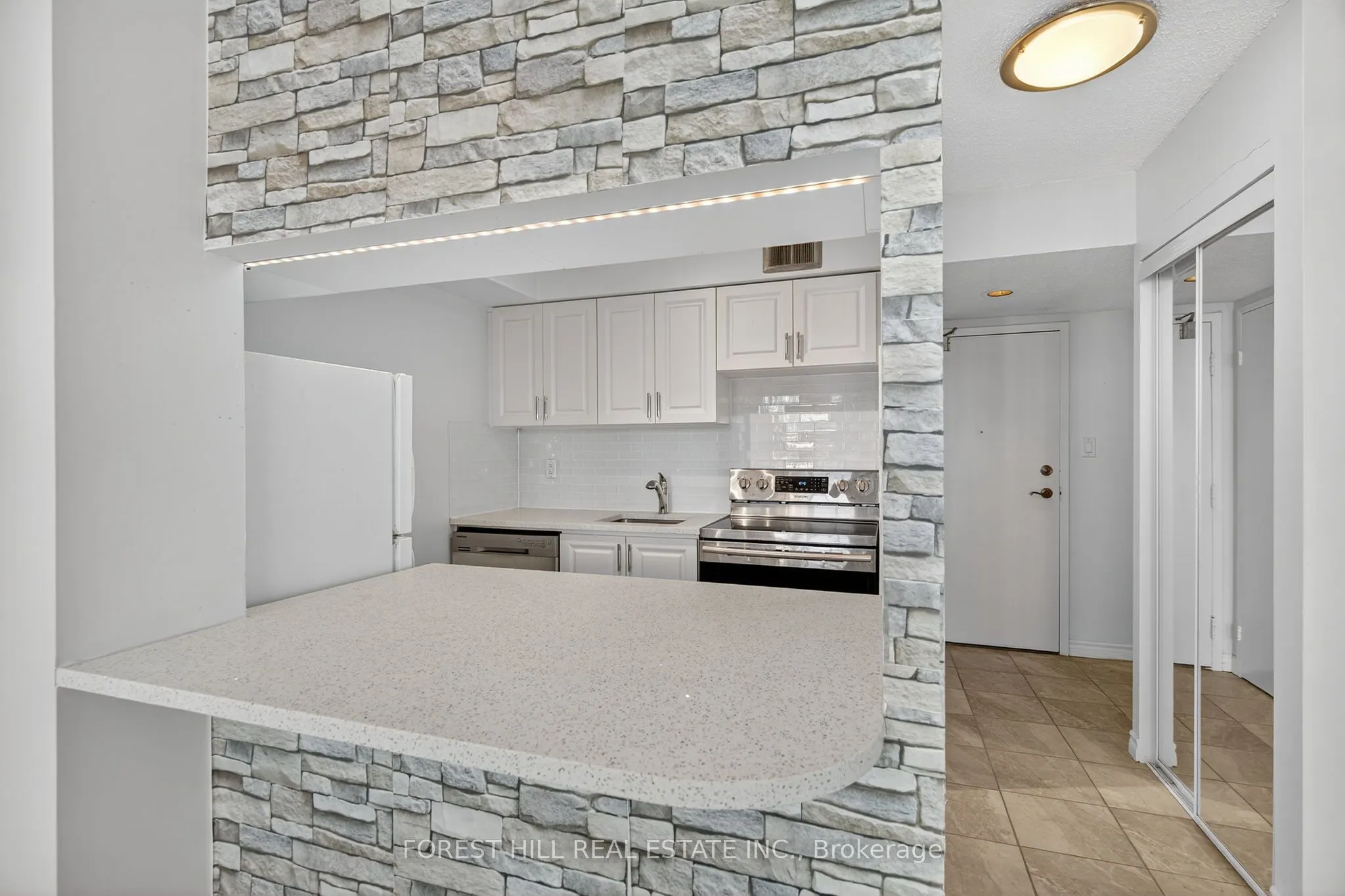 633 Bay Street, #2322