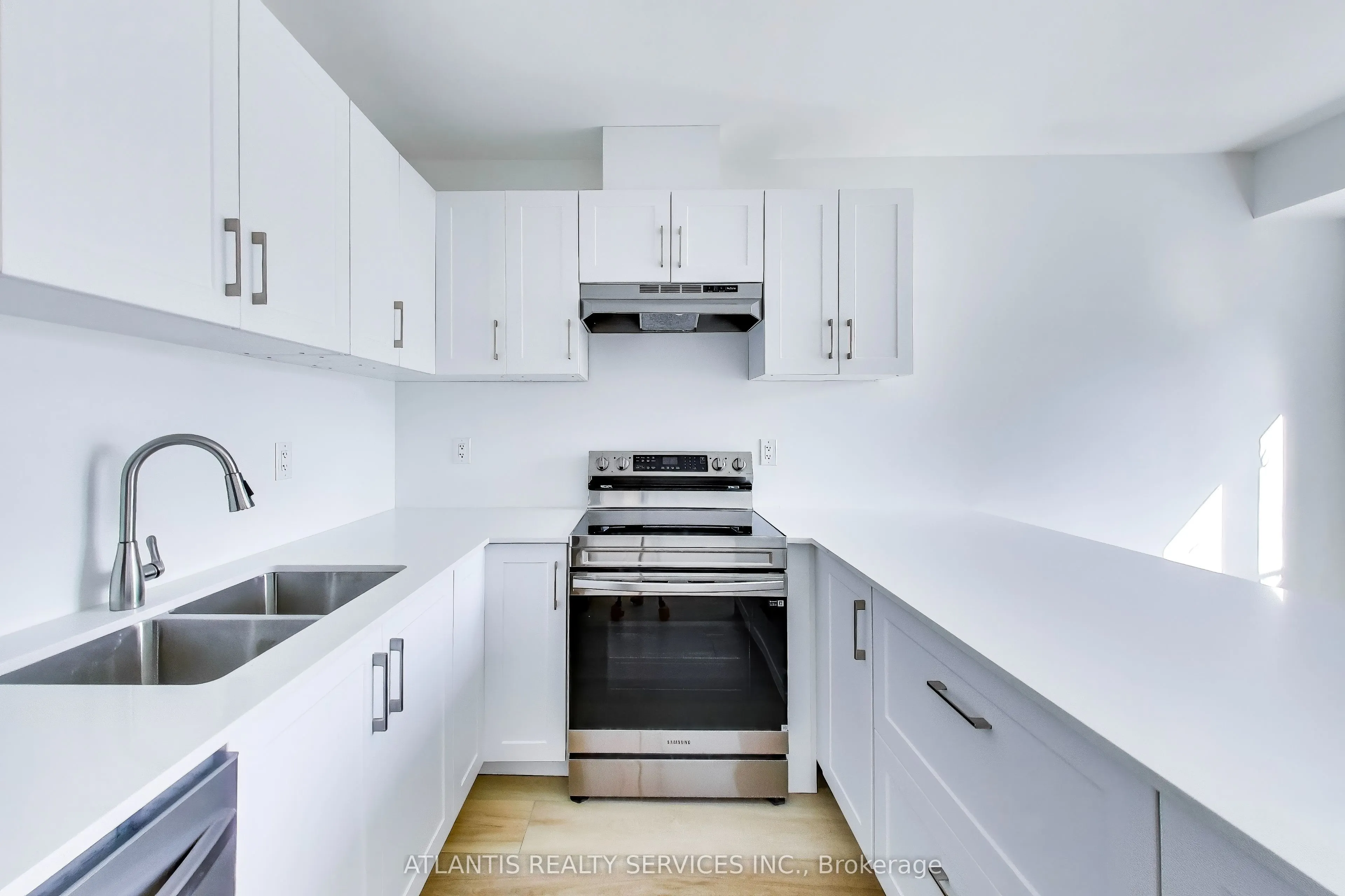 681 Dovercourt Road, #2