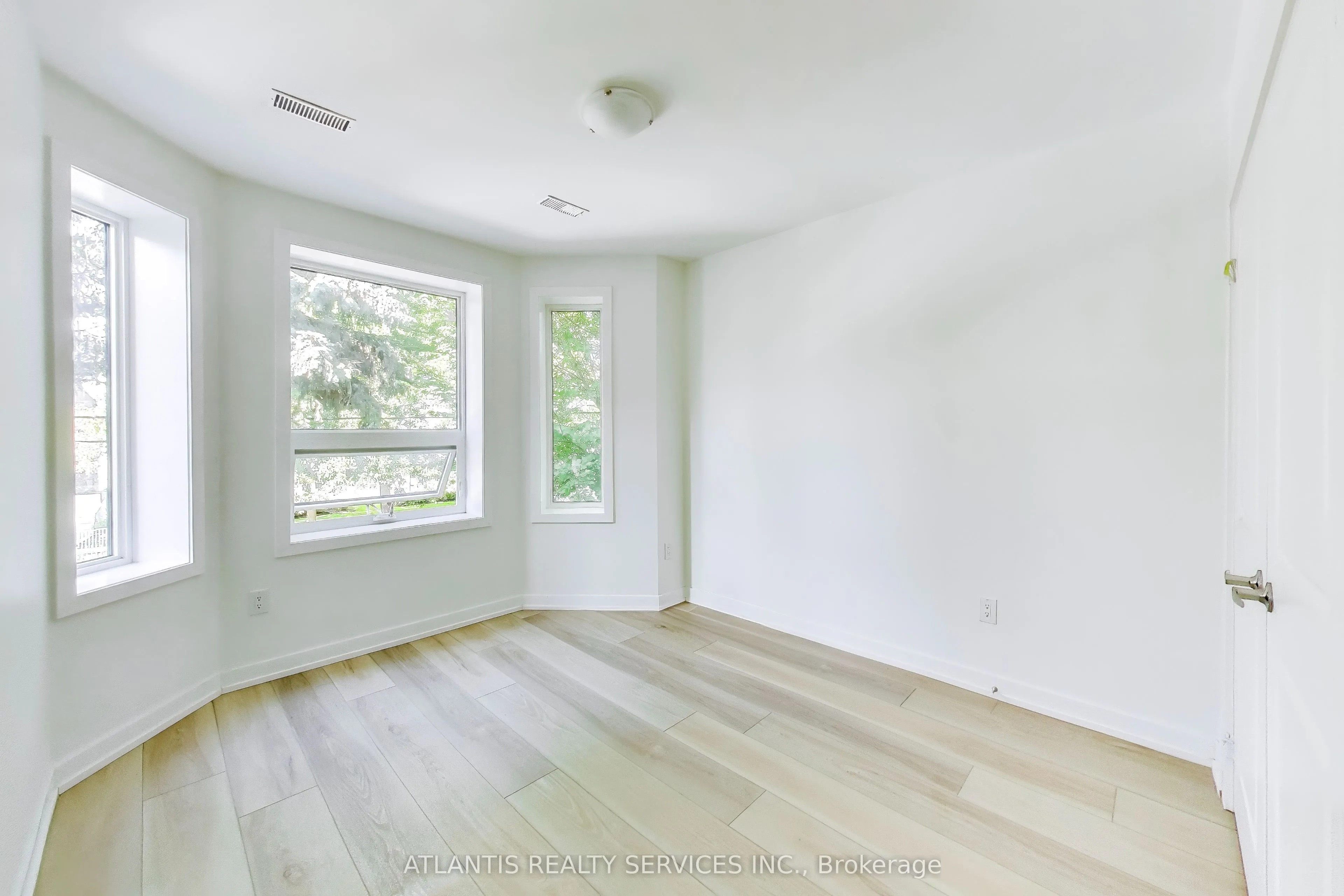681 Dovercourt Road, #2