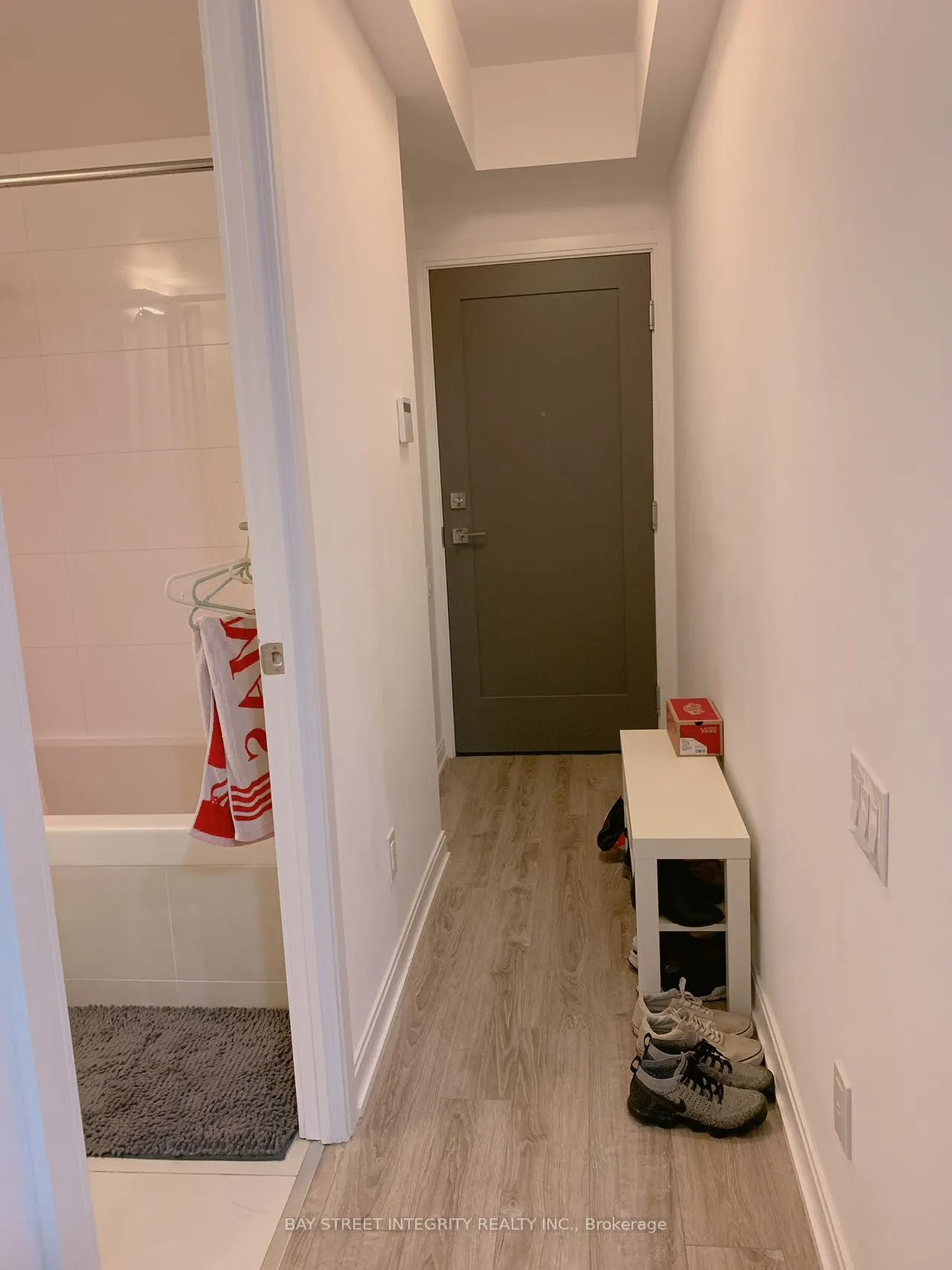 42 Charles Street E, #1806