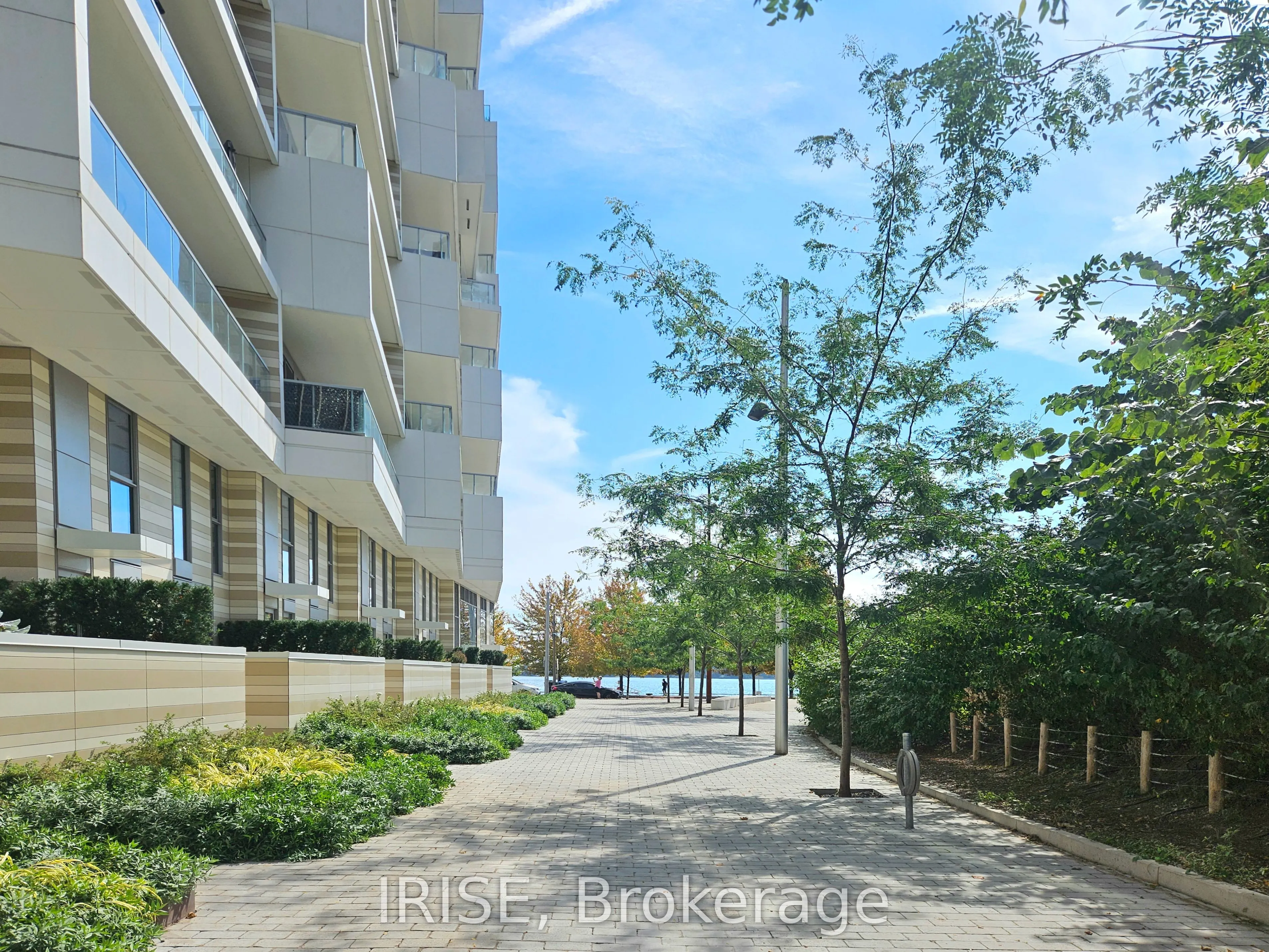 118 Merchants Wharf, #419