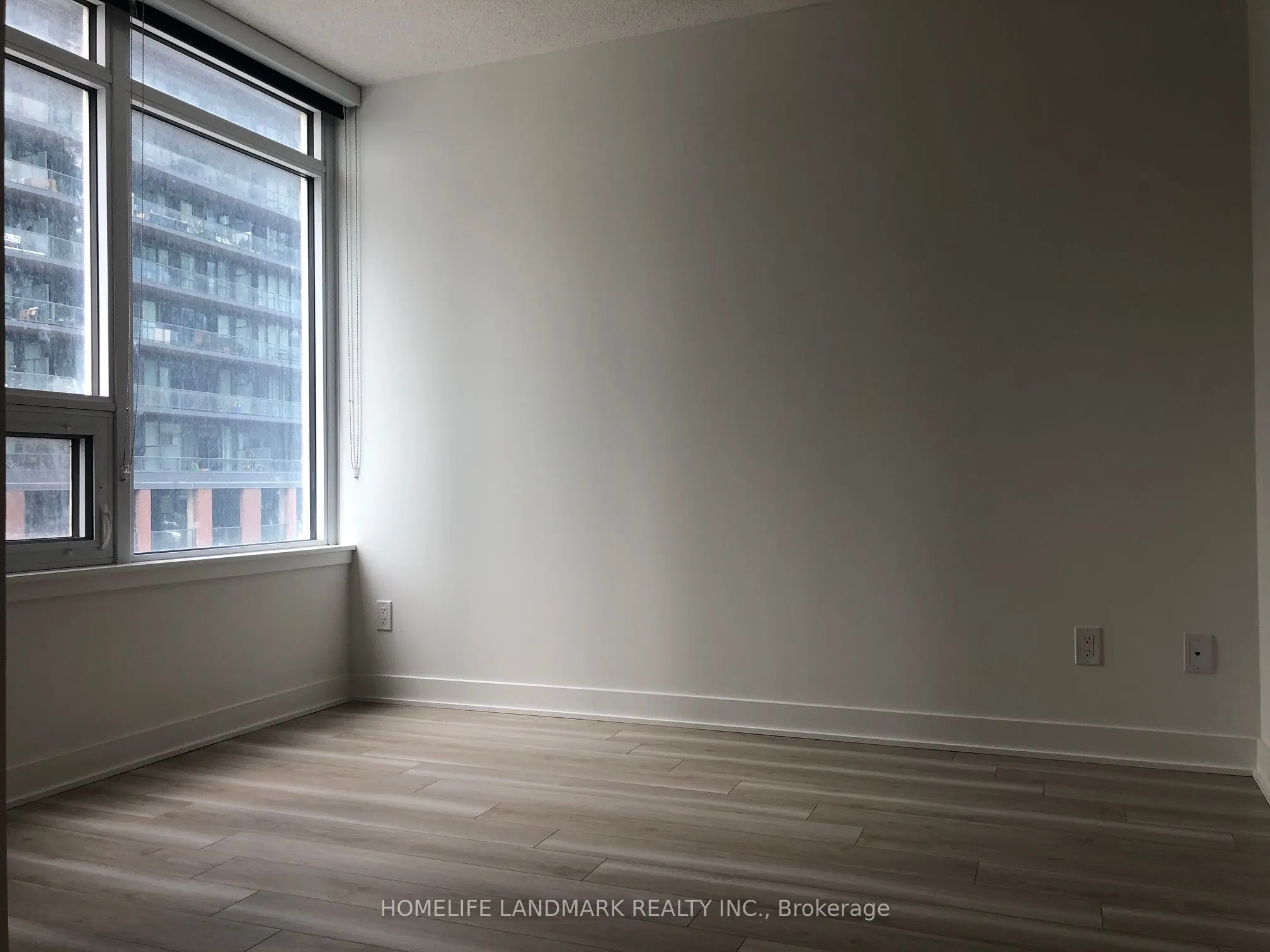 19 Bathurst Street, #612
