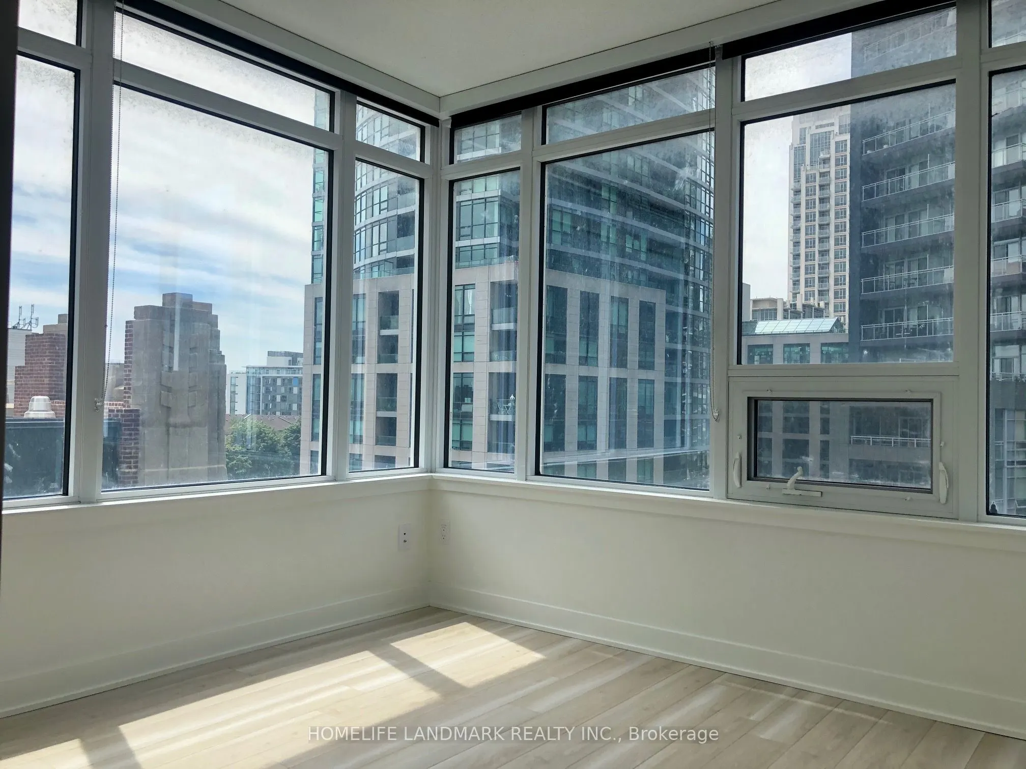 19 Bathurst Street, #612