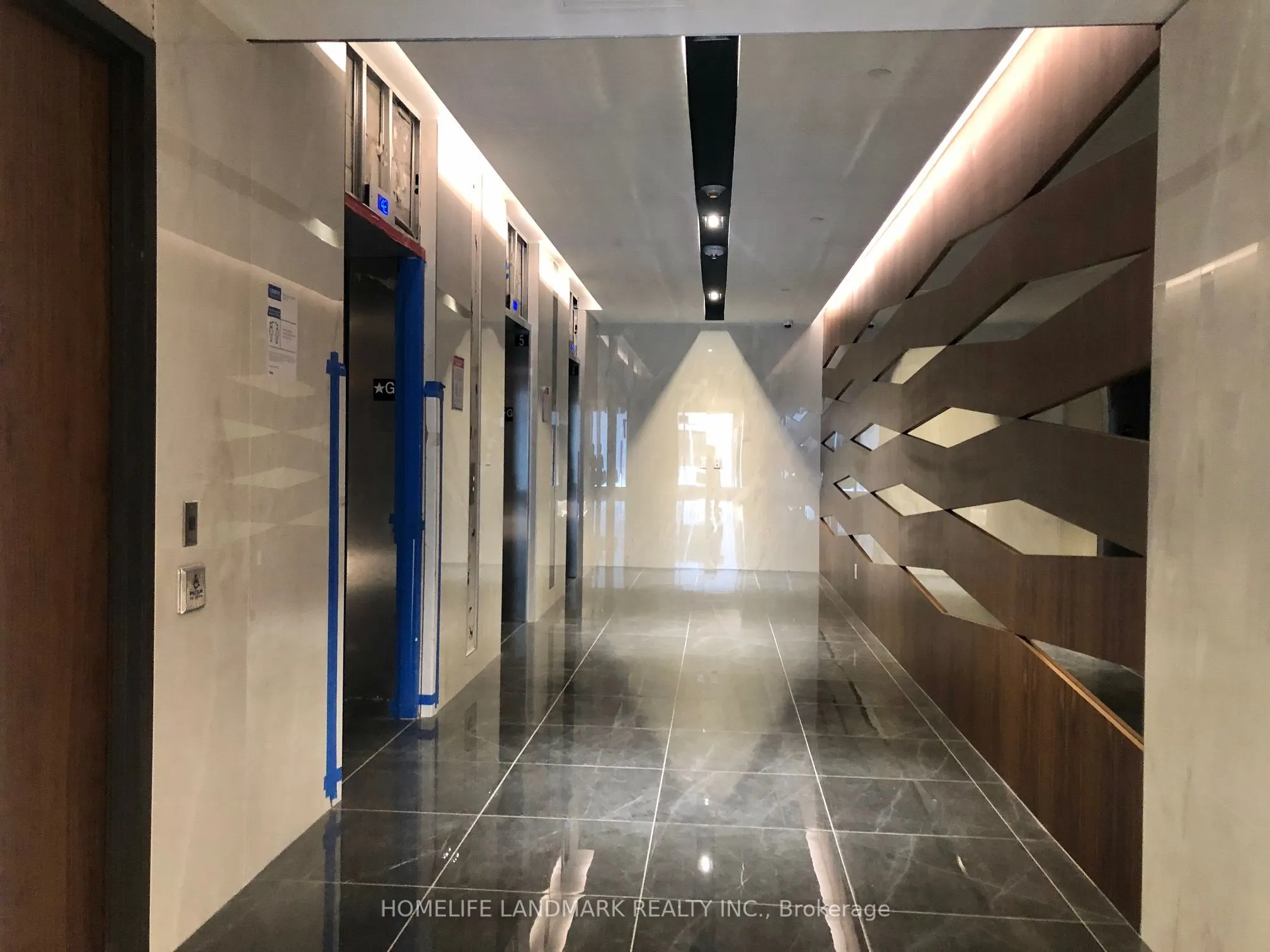 19 Bathurst Street, #612