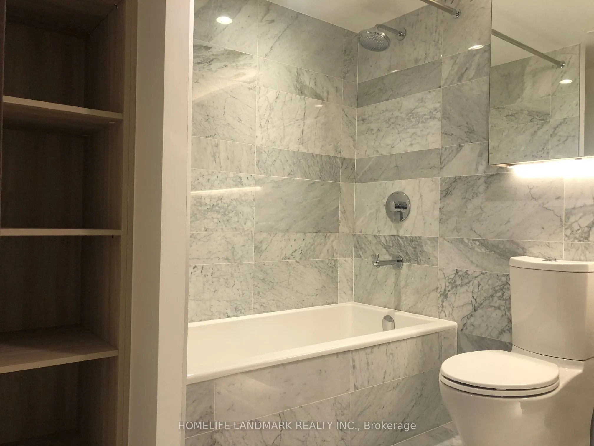 19 Bathurst Street, #612
