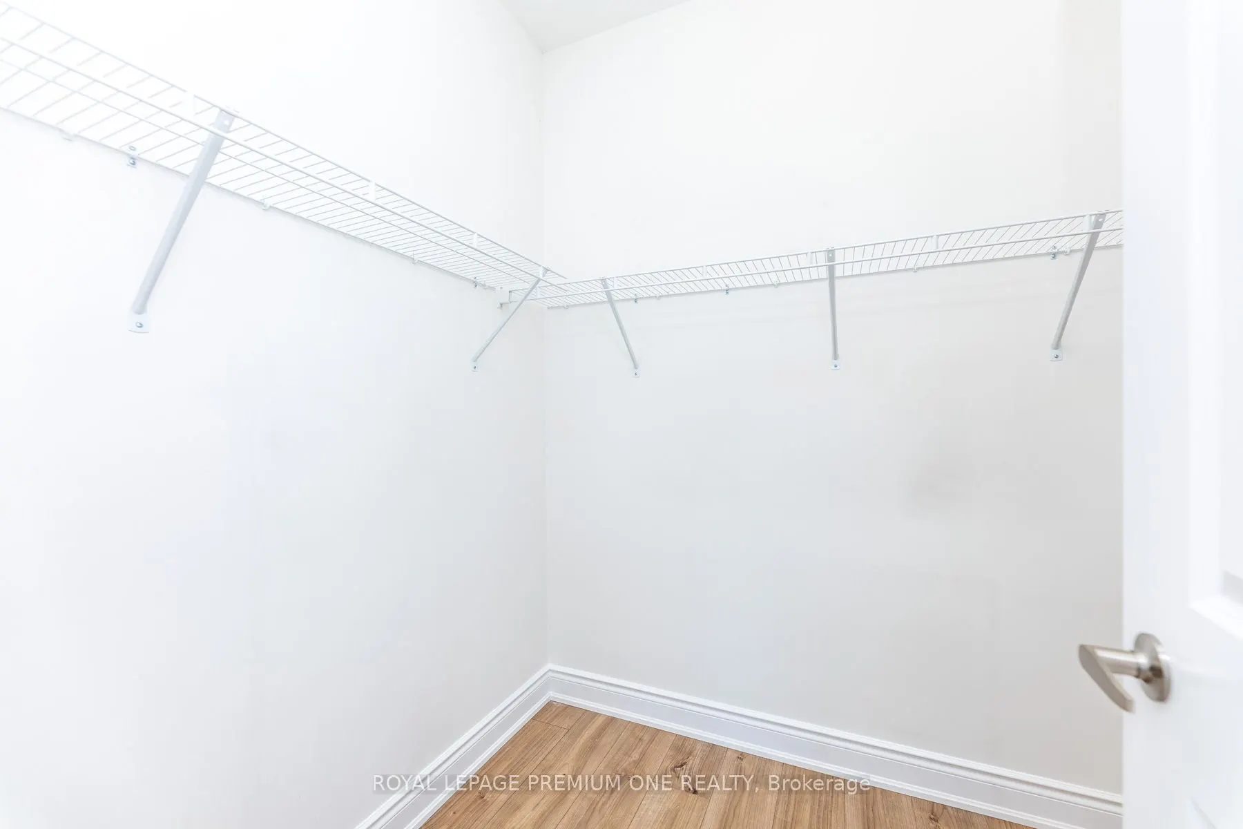 1145 Ossington Avenue N, #8