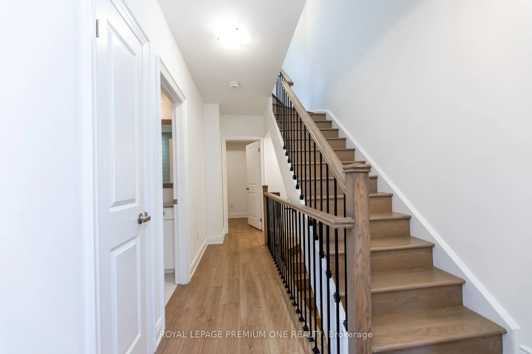 1145 Ossington Avenue N, #8