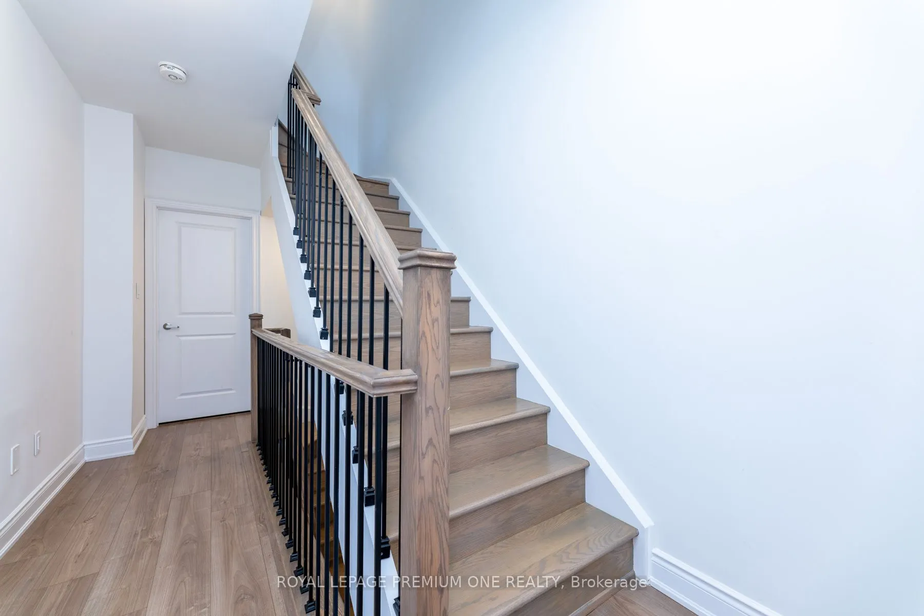 1145 Ossington Avenue N, #8