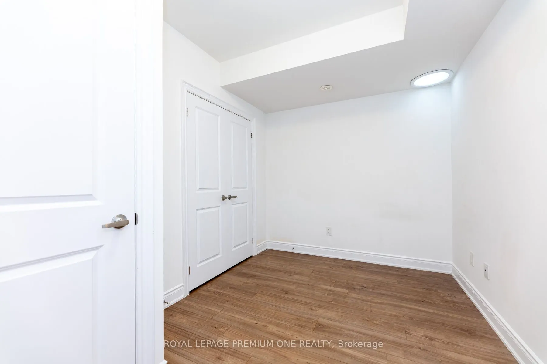 1145 Ossington Avenue N, #8