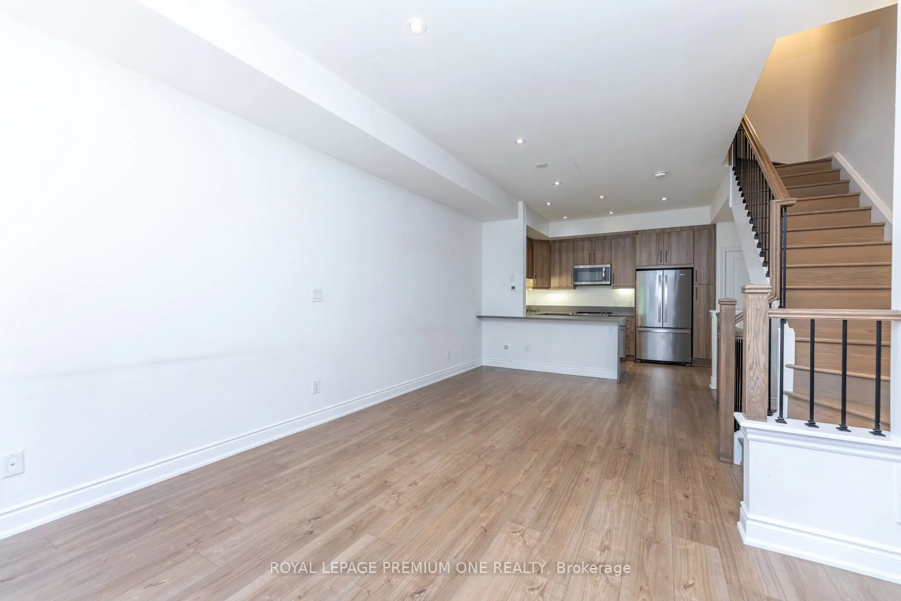1145 Ossington Avenue N, #8
