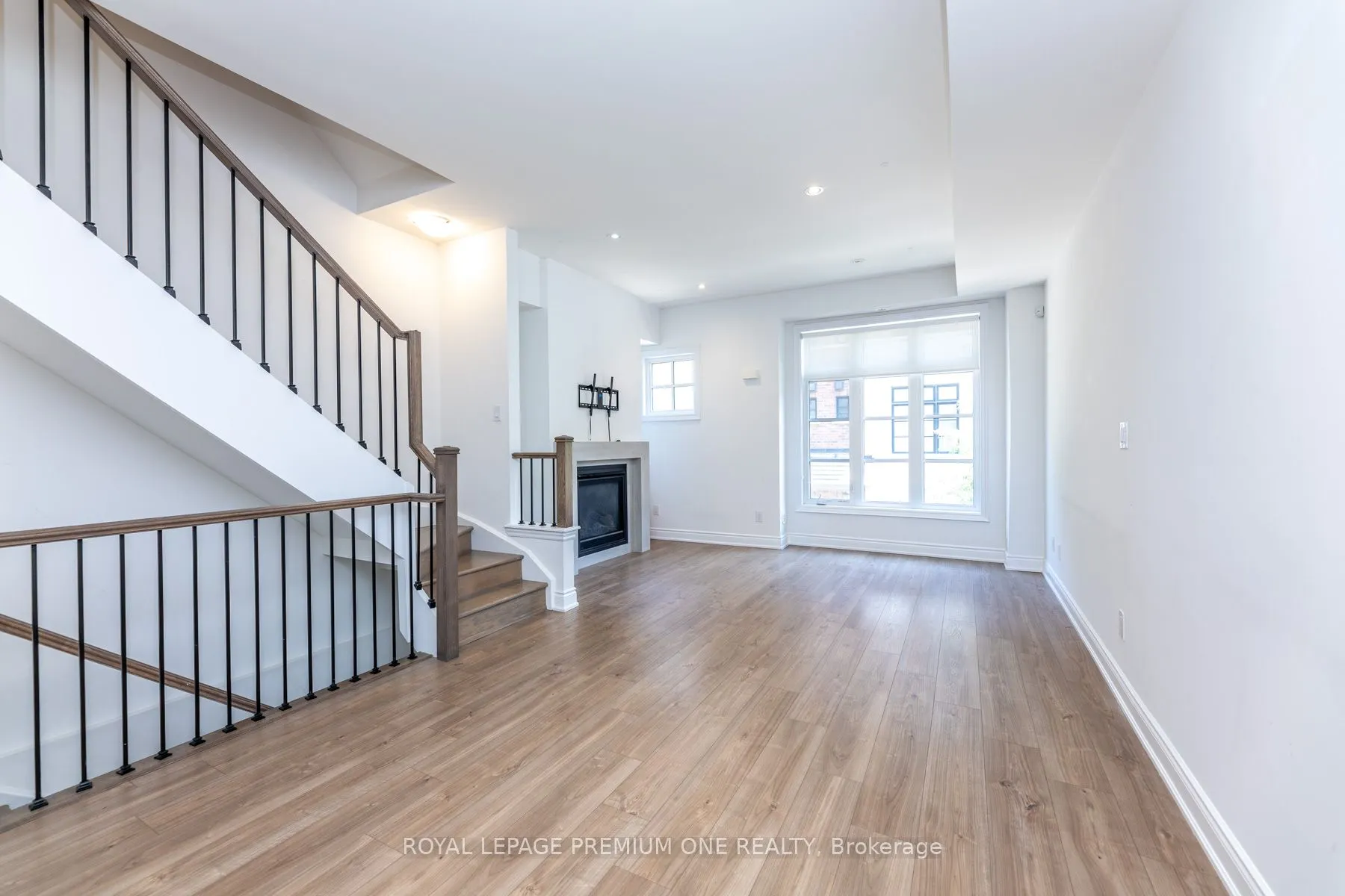 1145 Ossington Avenue N, #8
