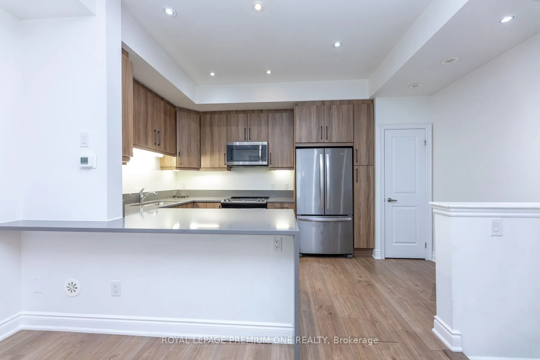 1145 Ossington Avenue N, #8