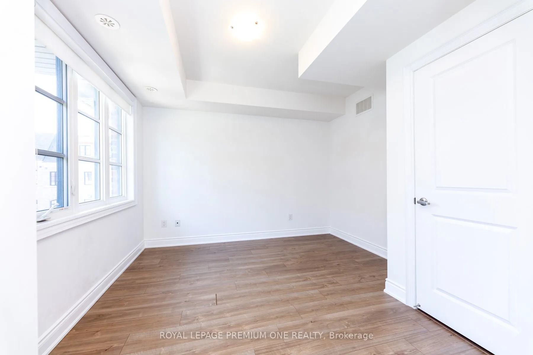 1145 Ossington Avenue N, #8