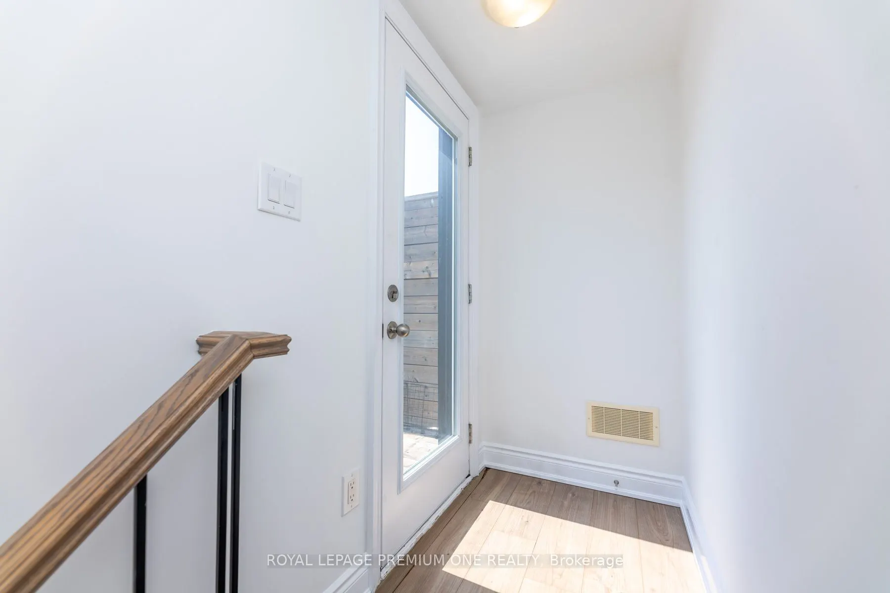 1145 Ossington Avenue N, #8