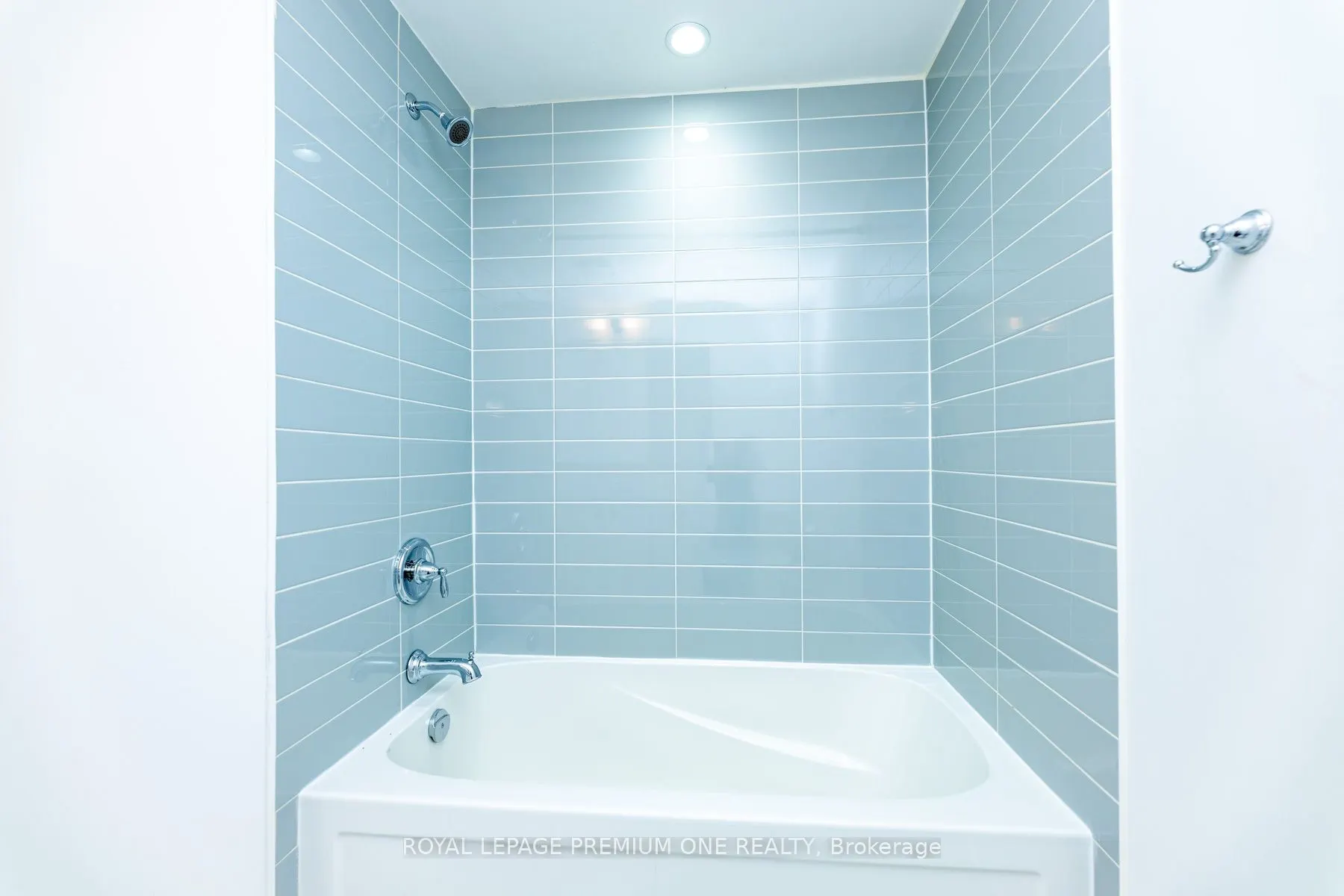 1145 Ossington Avenue N, #8