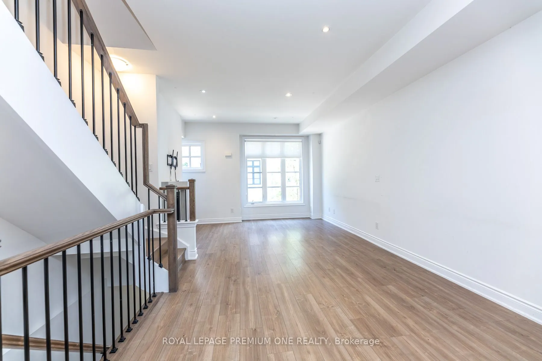1145 Ossington Avenue N, #8