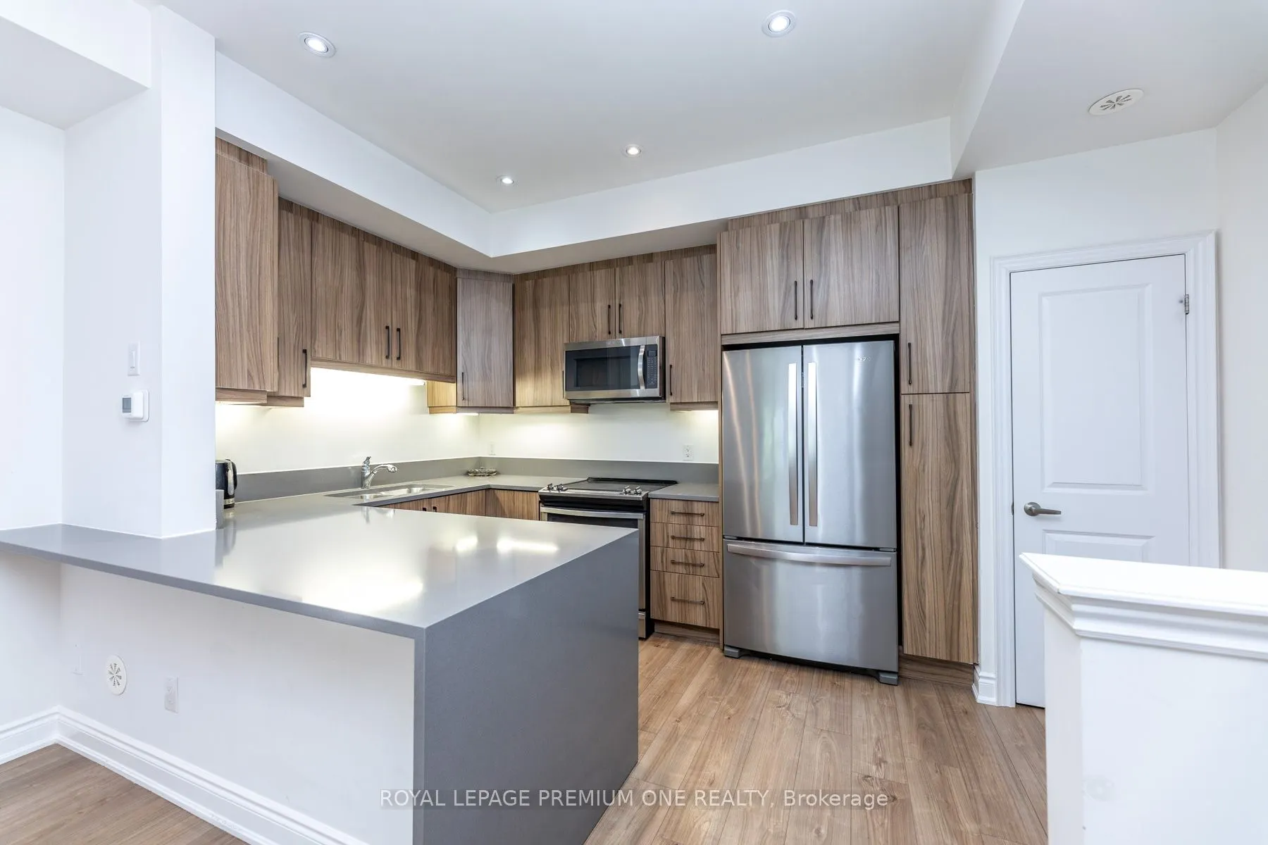 1145 Ossington Avenue N, #8