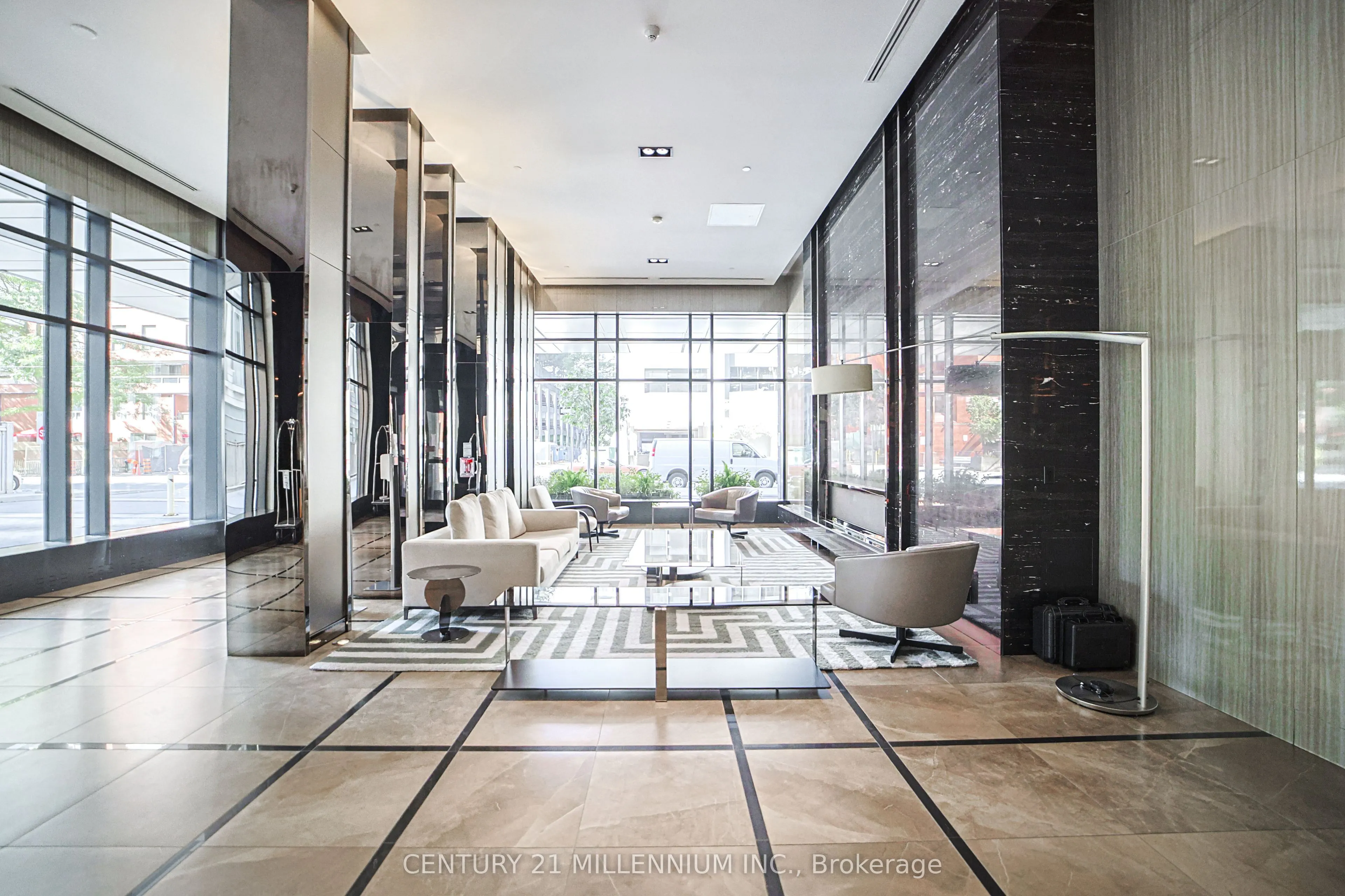 89 Dunfield Avenue, #405