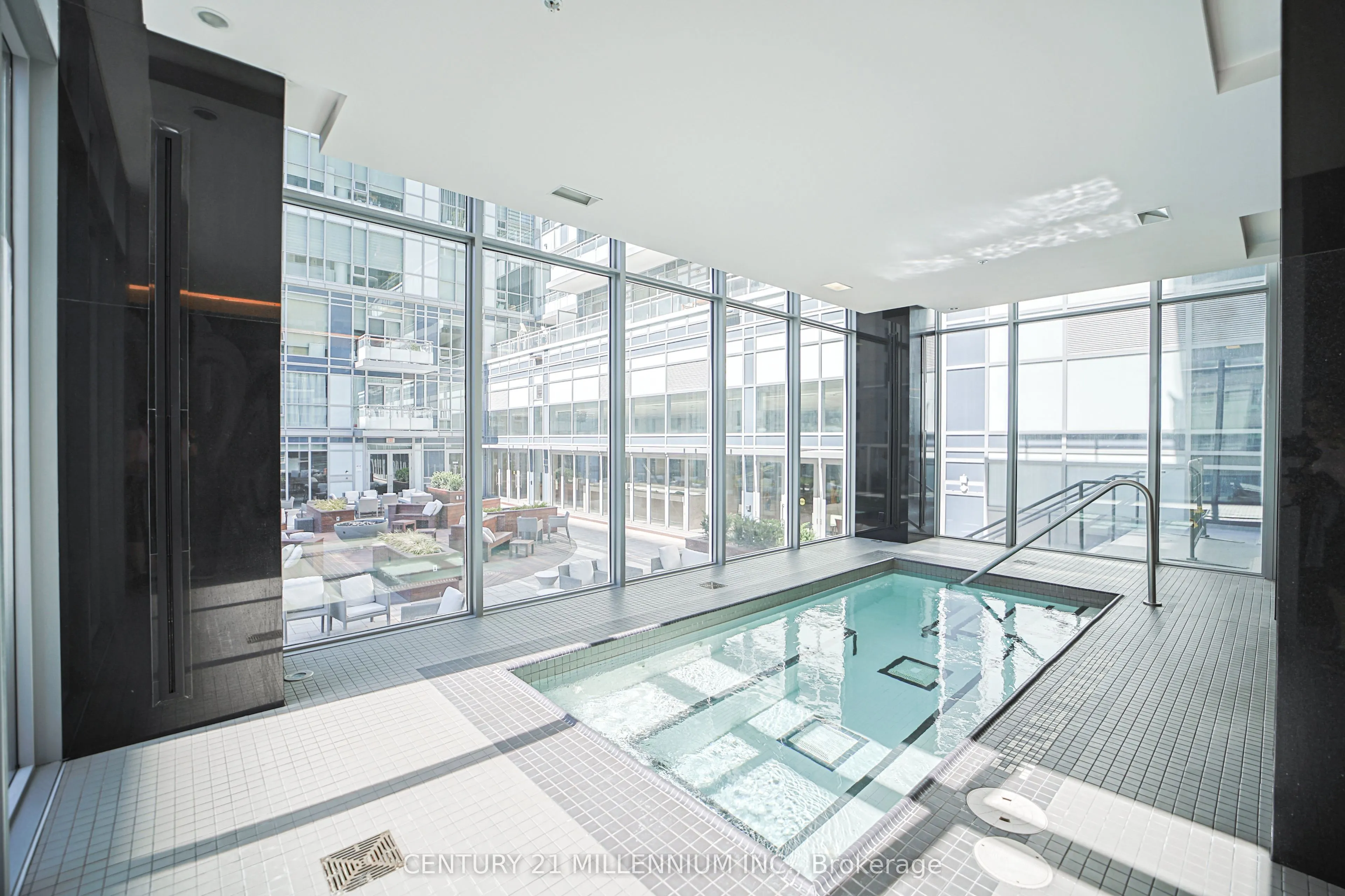 89 Dunfield Avenue, #405