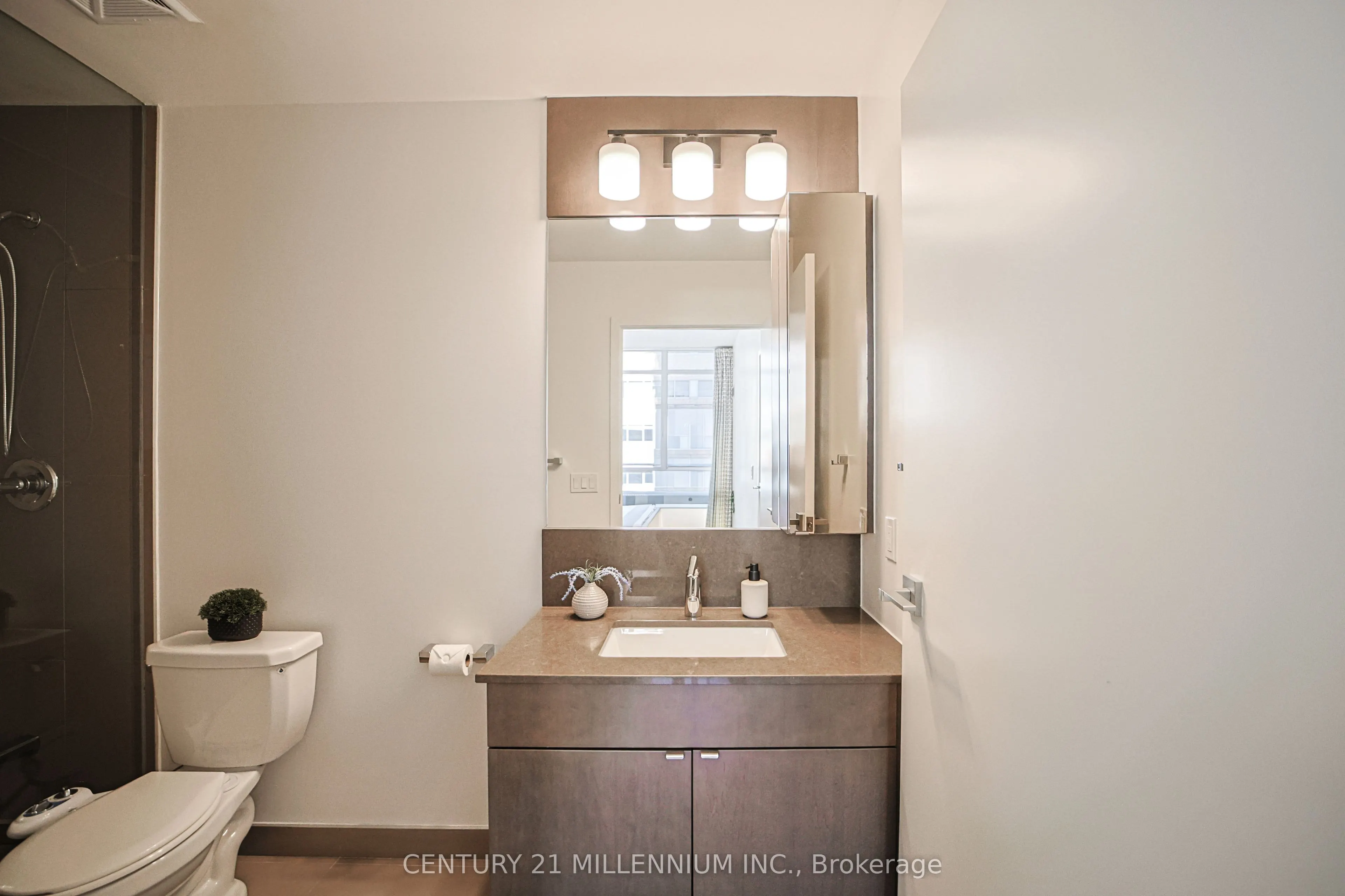 89 Dunfield Avenue, #405