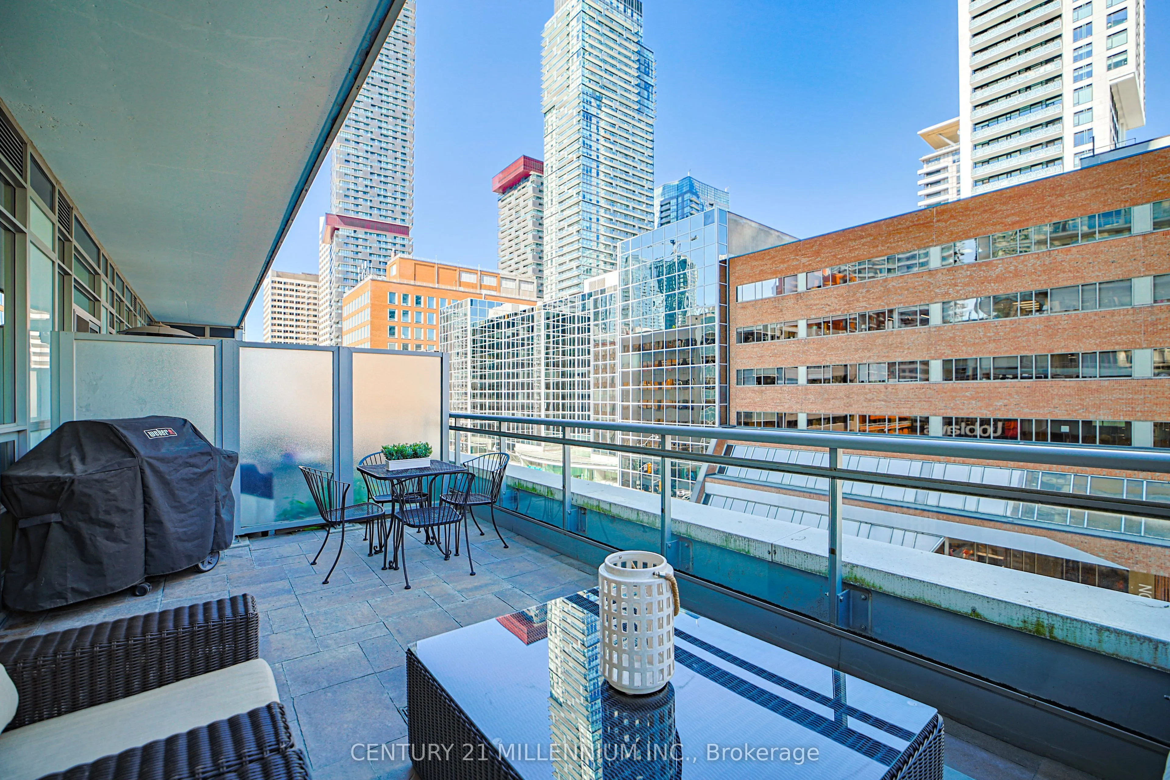 89 Dunfield Avenue, #405